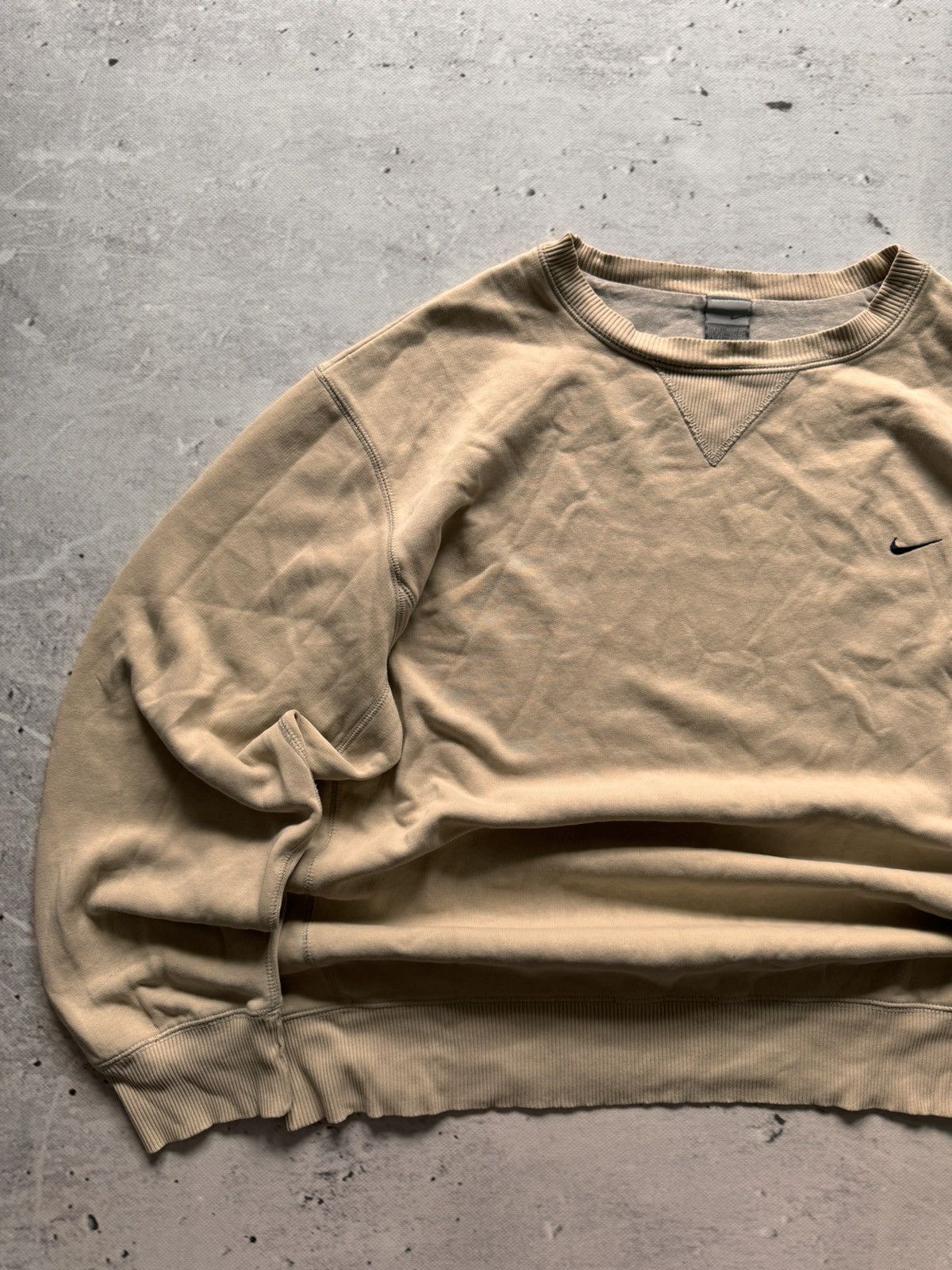 Nike × Vintage NIKE VINTAGE CENTER LOGO OVERSIZE BOXY SWEATSHIRT Size US XL / EU 56 / 4 - 2 Thumbnail