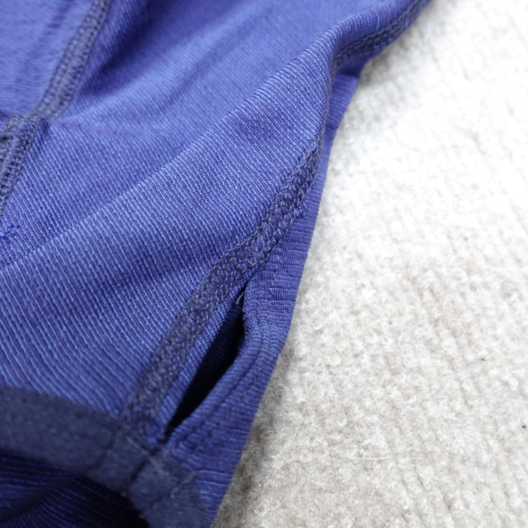 Nike Nike Mens Sweater Medium Blue 1/4 Zip Thumb Holes Livestrong Poly Wool Blend Size US M / EU 48-50 / 2 - 3 Thumbnail