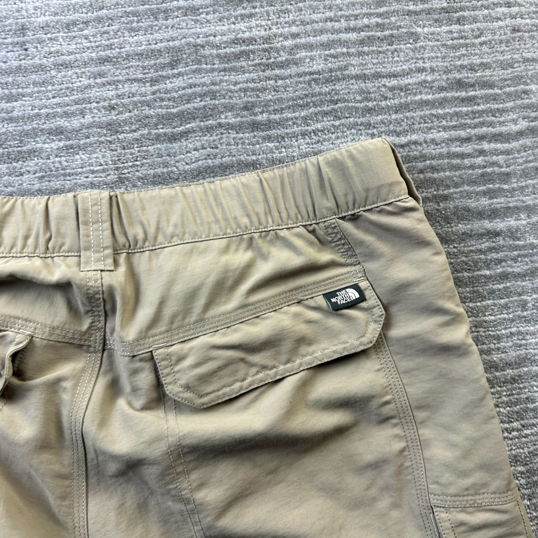 The North Face The North Face Pants Mens Medium Beige Tan 2 in 1 Convertible Shorts Cargo Size US 31 - 6 Thumbnail
