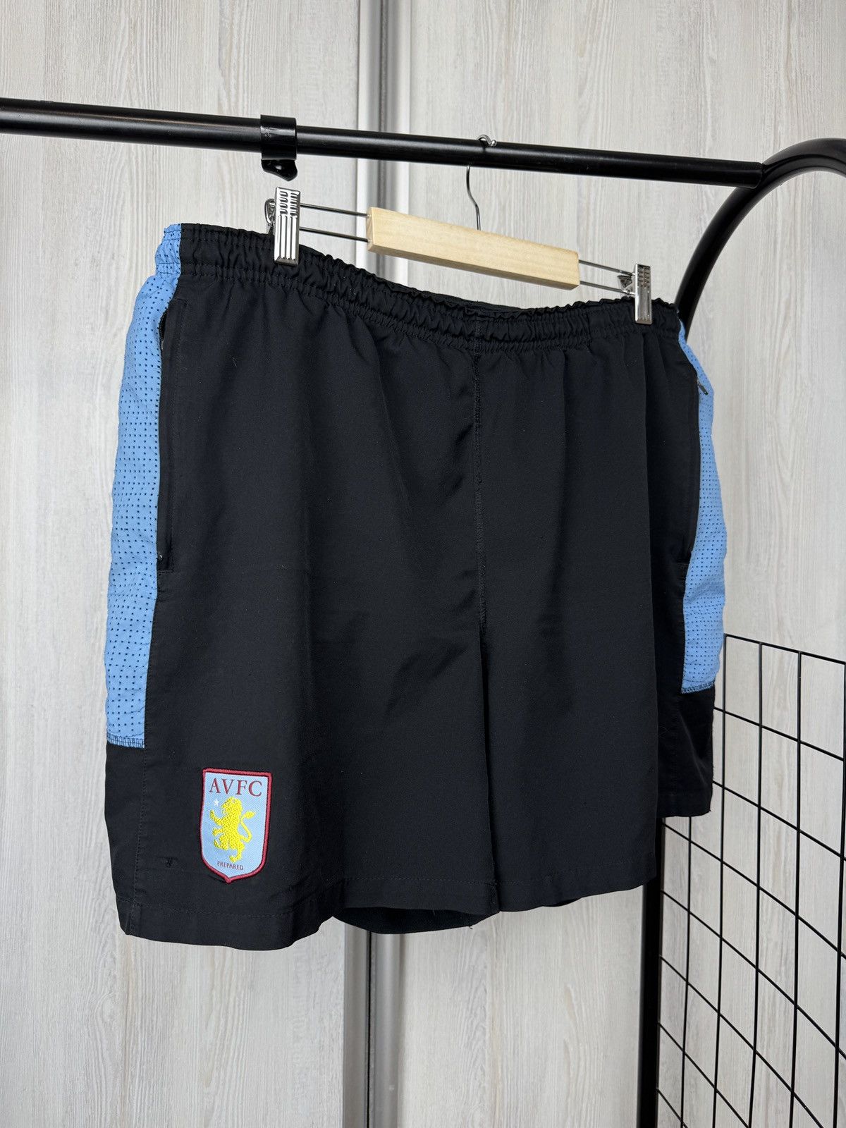 Nike Nike vintage Aston Villa y2k soccer football shorts Size US 38 / EU 54 - 1 Thumbnail