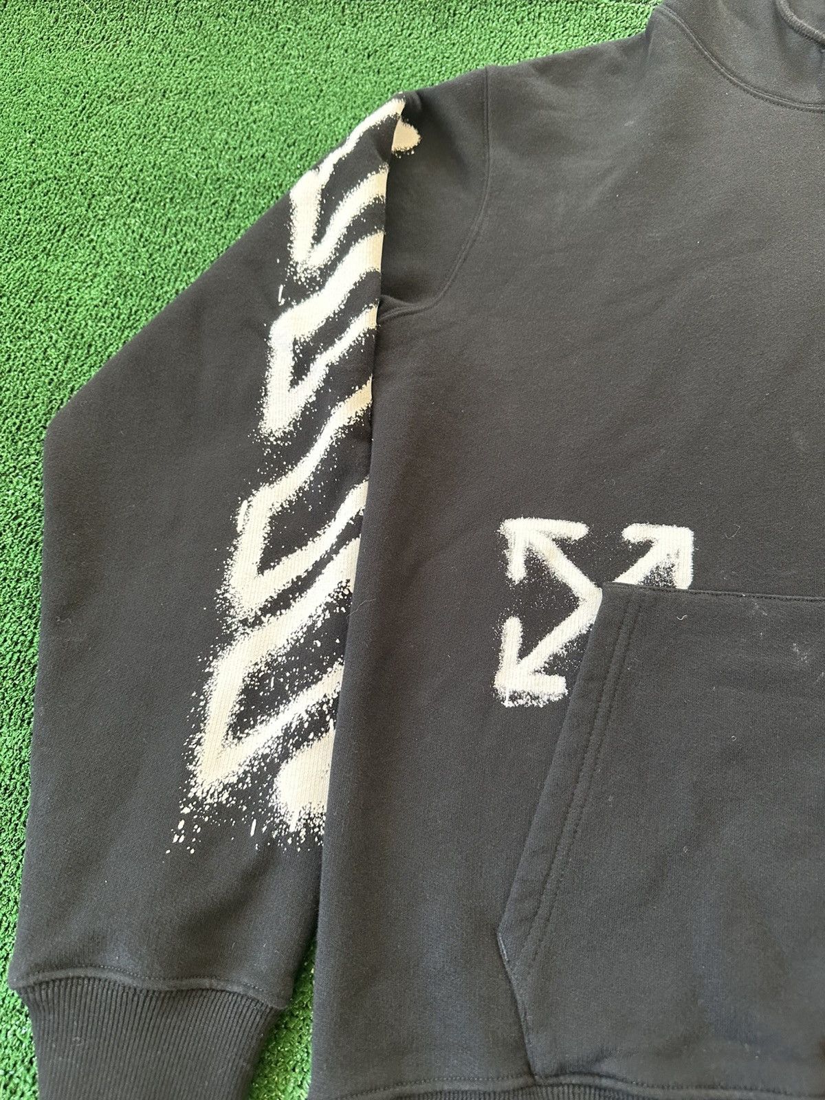 Other Off White SS22 Black Logo Arrows Hoodie Size Medium Used Size US M / EU 48-50 / 2 - 3 Thumbnail