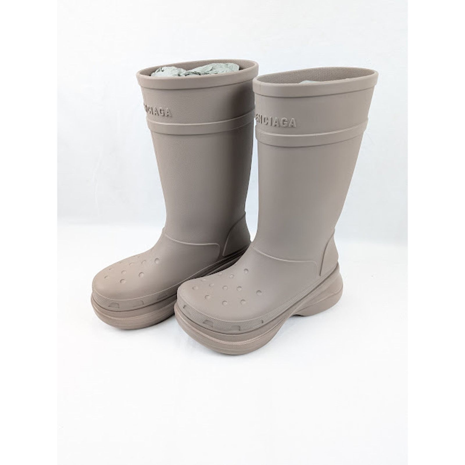 Balenciaga o1rshd1 Crocs Rubber Boots in Beige Size US 12 / EU 45 - 17 Thumbnail