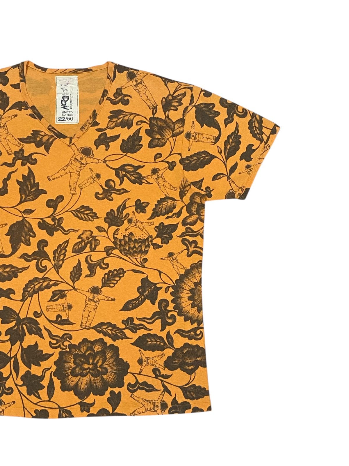 Comme des Garcons Comme Des Garçons“WORLD ARCHIVE LANDON”LIMITED EDITION 22/50 Size US M / EU 48-50 / 2 - 5 Thumbnail