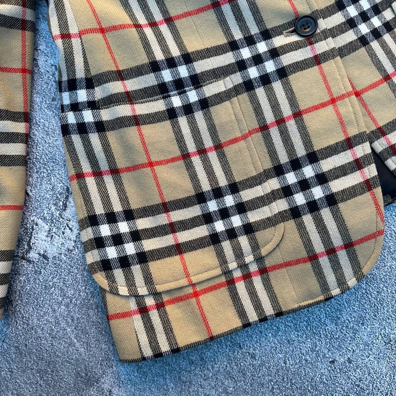 Burberry Vintage Burberrys Woman’s Jacket + Skirt Suit Size L / US 10 / IT 46 - 4 Thumbnail