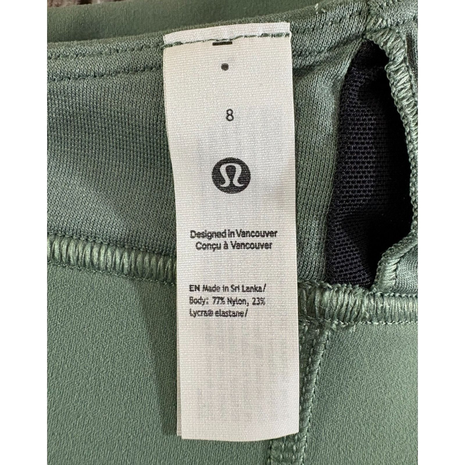 Lululemon Lululemon License to Train Triangle Bra A/B logo sz 8 color Size M / US 6-8 / IT 42-44 - 3 Thumbnail