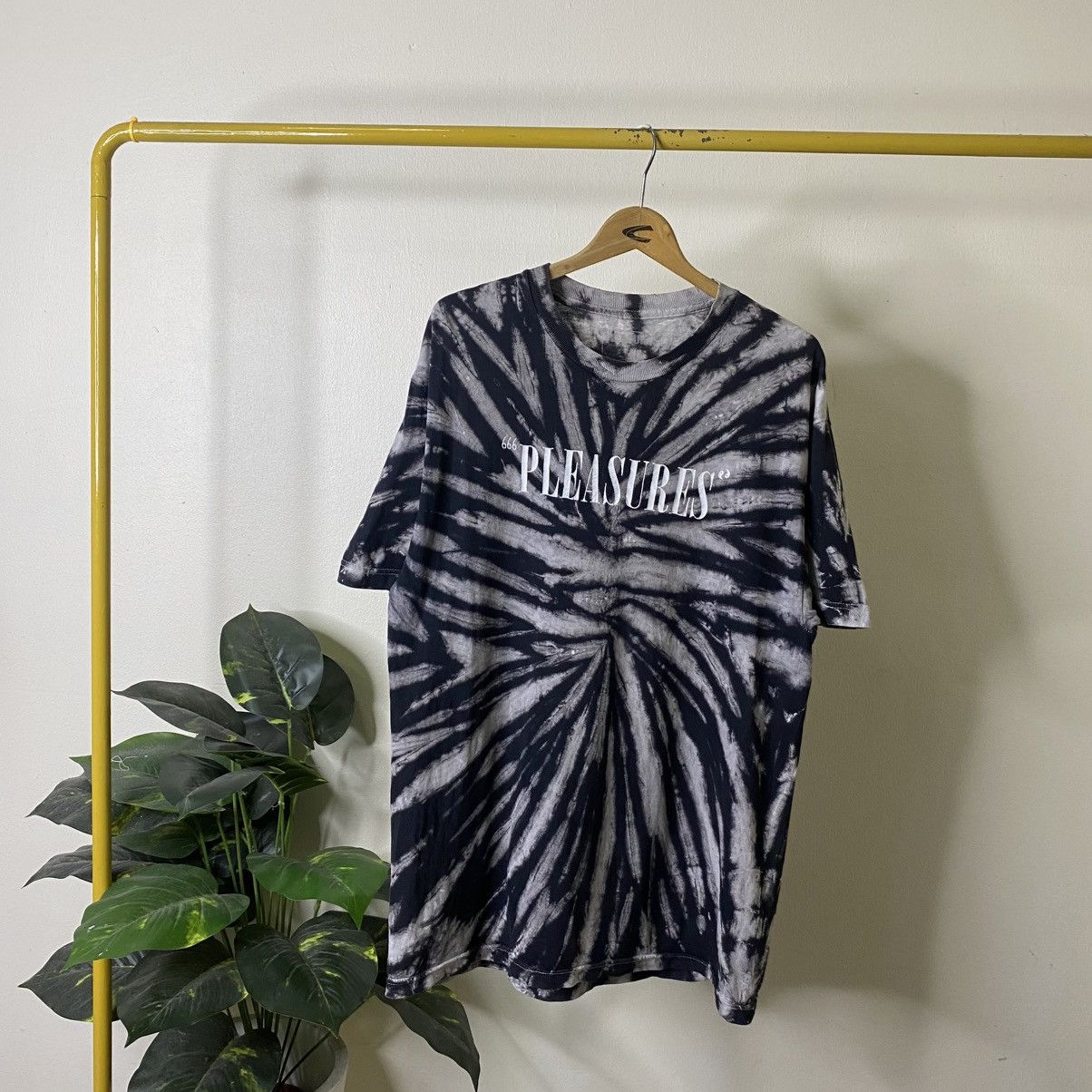 Pleasures Pleasures Nice Tie Dye Design Tee Size US L / EU 52-54 / 3 - 1 Thumbnail