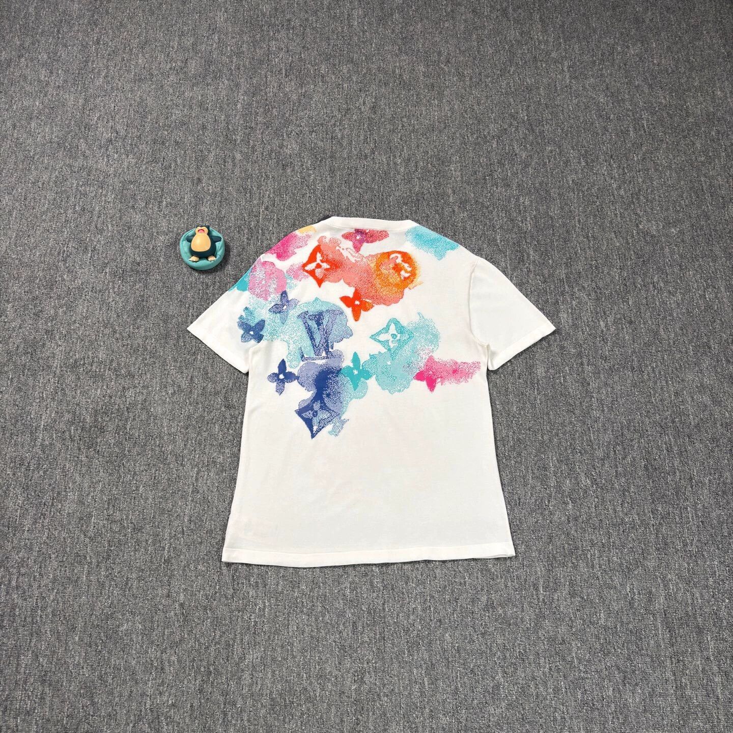 Louis Vuitton LV ink floral white short sleeve tee M like new Size US M / EU 48-50 / 2 - 2 Thumbnail