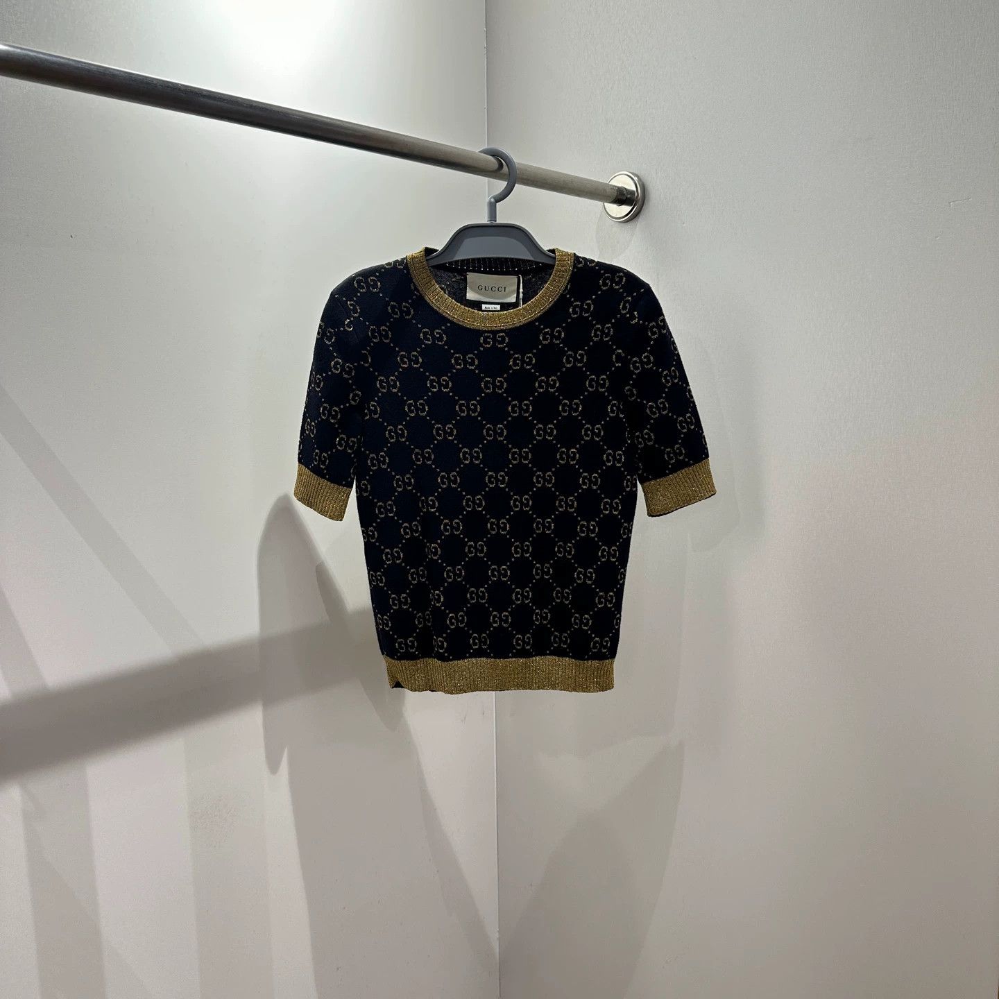 Gucci Gucci May257 Gold Thread Logo Short Sleeve Knit XS Size XS / US 0-2 / IT 36-38 - 1 Thumbnail