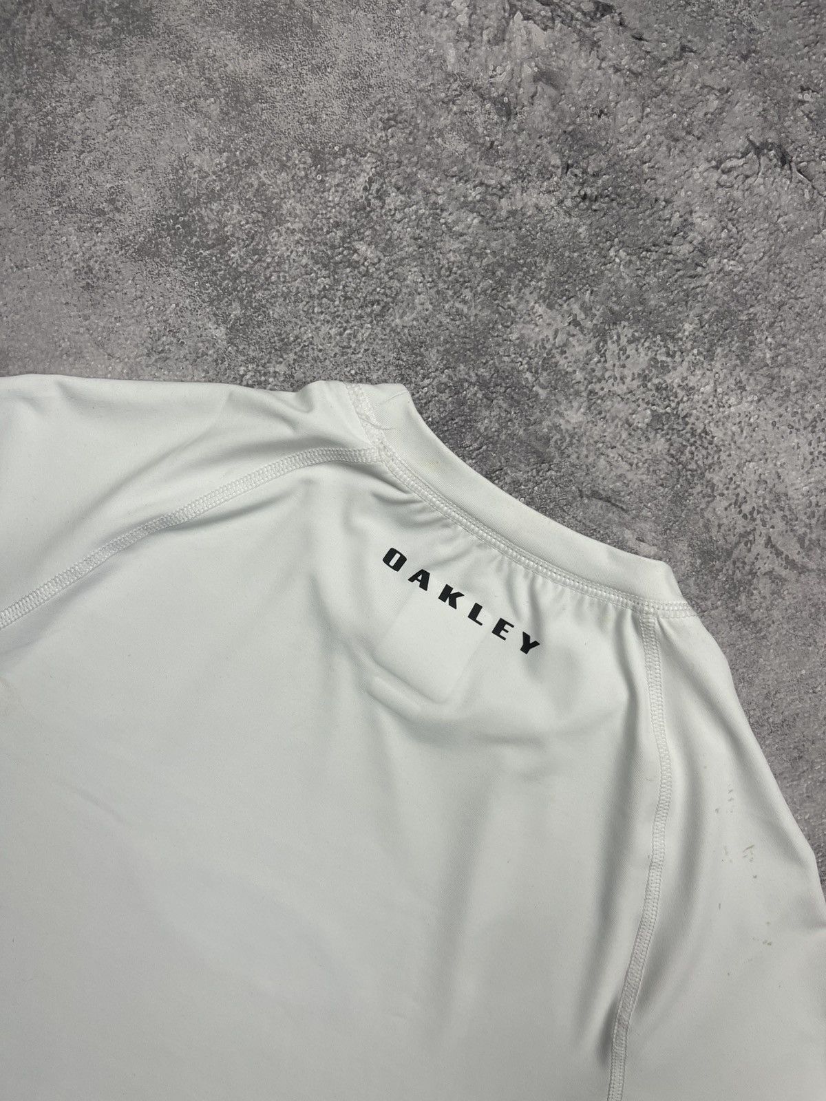 Oakley Oakley Hydrolix Big Center Logo Thermo T-Shirt White Tee Y2K Size US M / EU 48-50 / 2 - 13 Thumbnail