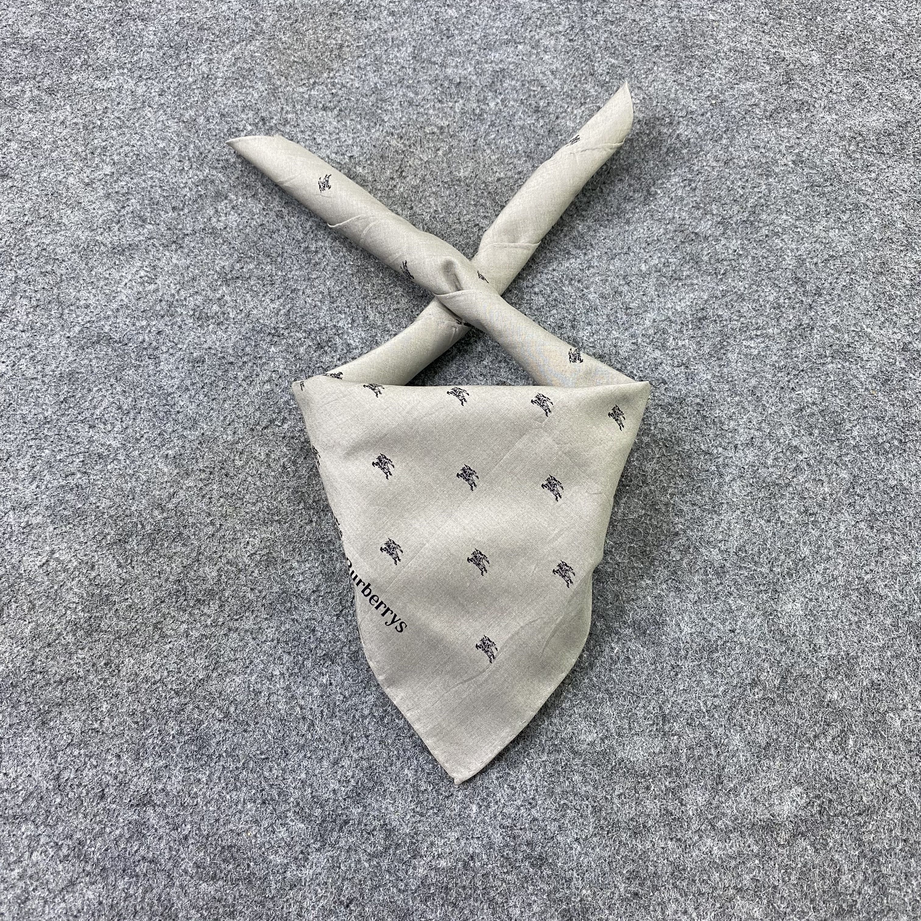 Burberry Vintage Burberrys Handkerchief / Bandana / Neckerchief-B2139 Size ONE SIZE - 2 Thumbnail