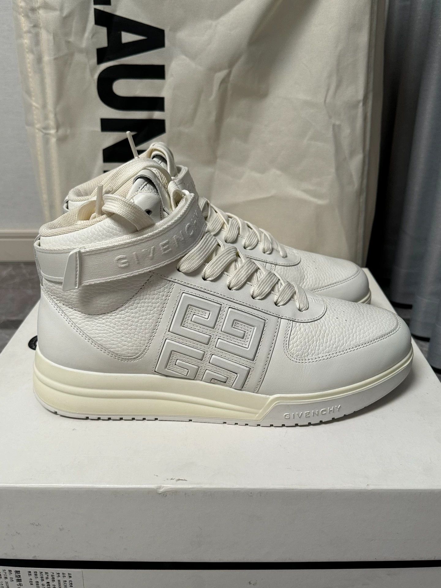 Givenchy Givenchy 4G Logo High Top Sneakers White 42 Size US 9 / EU 42 - 3 Thumbnail
