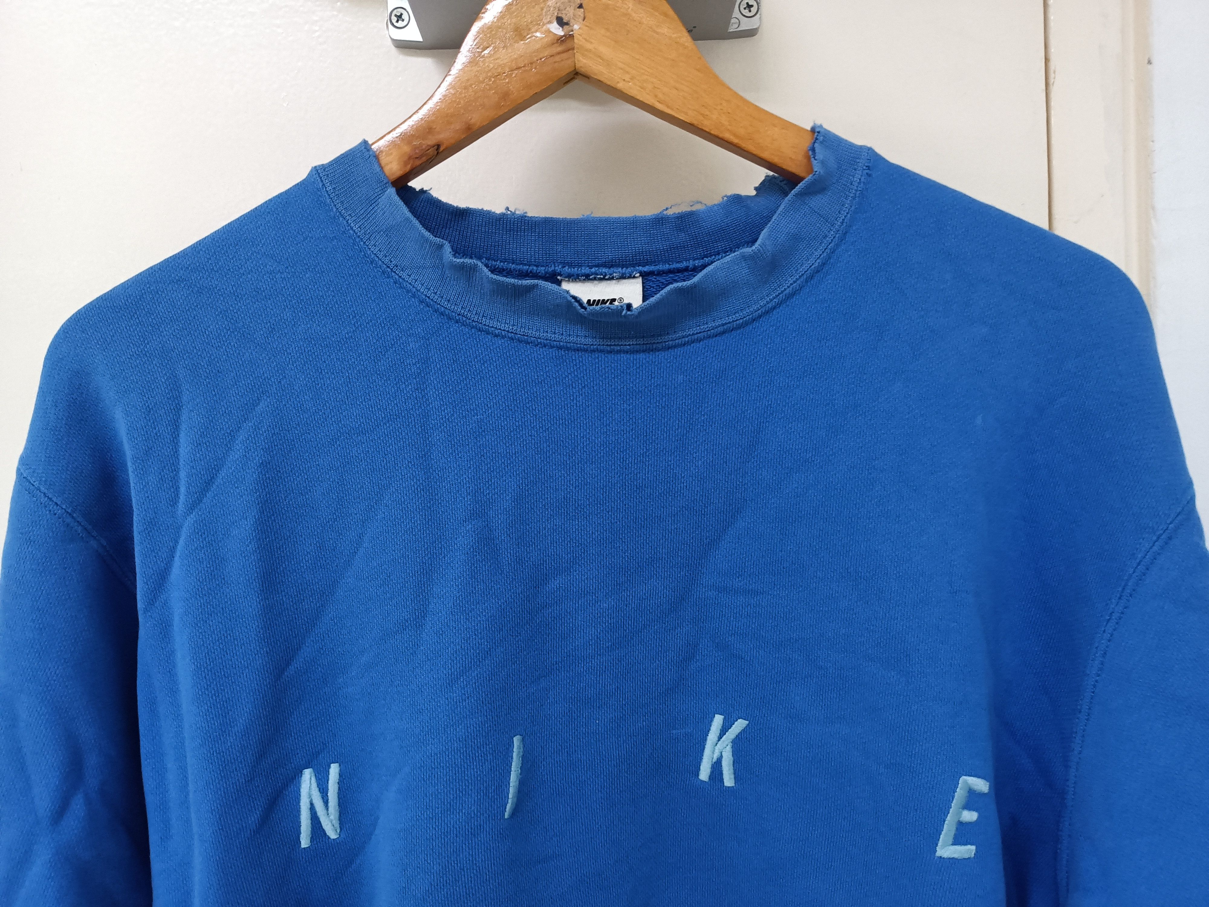 Nike Distressed sweatshirt nike vintage (embridered) Size US L / EU 52-54 / 3 - 2 Thumbnail