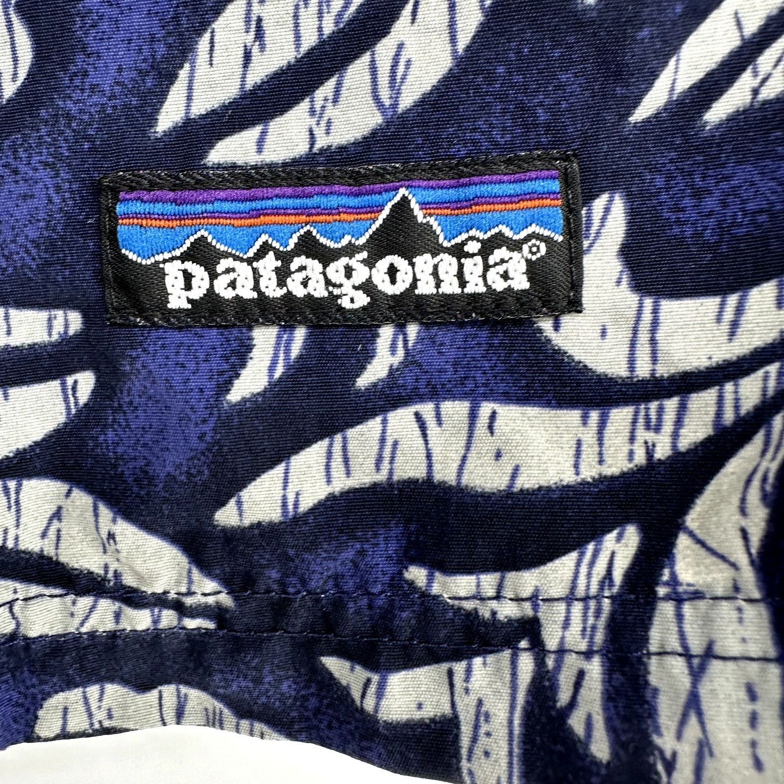 VTG Patagonia 5 Baggies Shorts 90s Floral Tropical Purple L