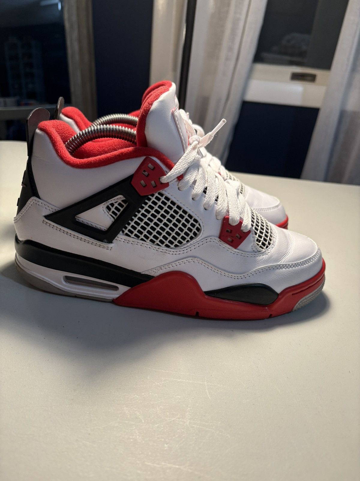 Jordan Brand Jordan 1 Fire Red Size US 7 / EU 40 - 2 Thumbnail