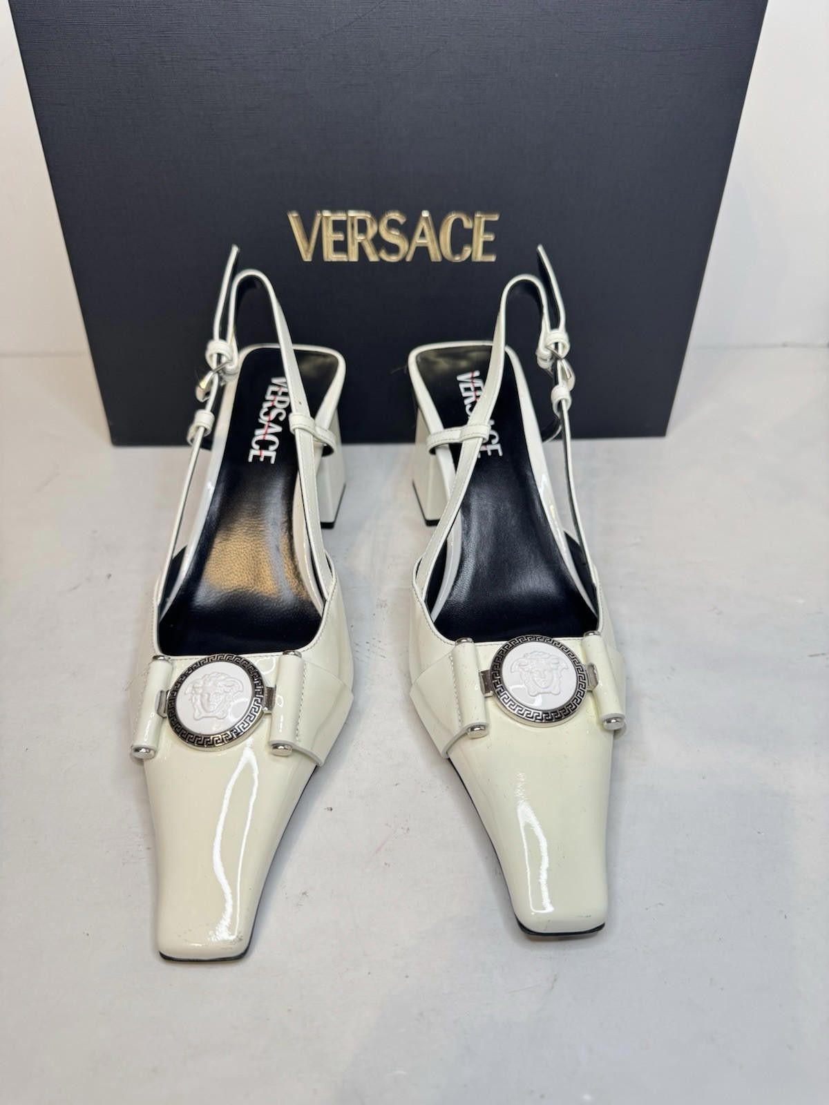 Versace Versace Medusa Head leather pumps Size 37/7 Size US 7 / IT 37 - 1 Thumbnail