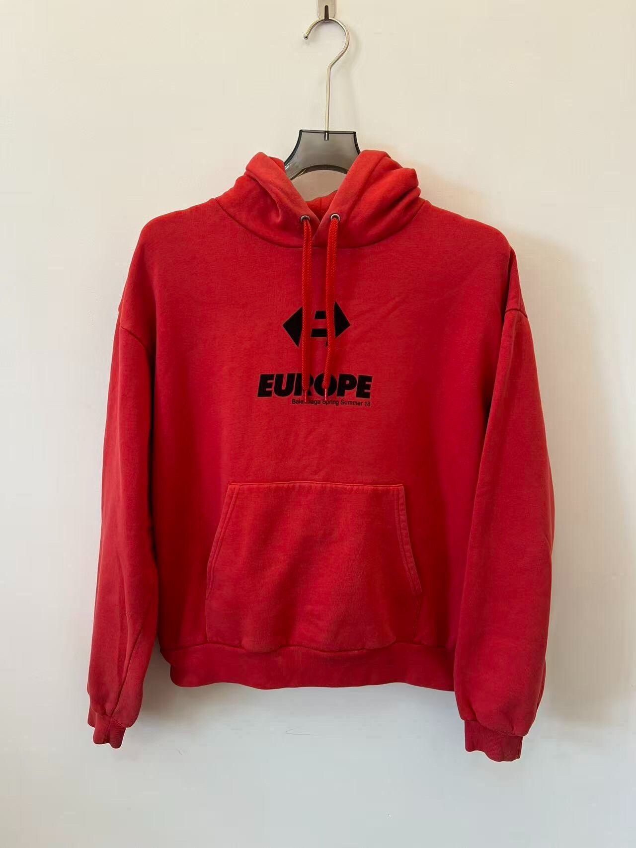 Balenciaga Balenciaga Red Hoodie S Women Size S / US 4 / IT 40 - 1 Thumbnail