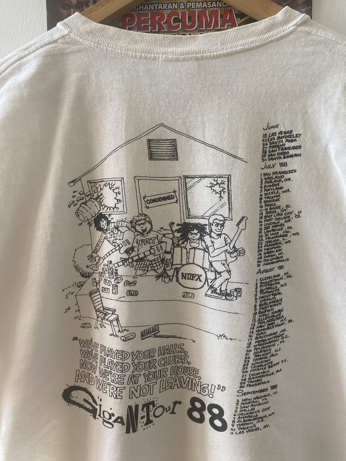 Band Tees × Vintage Band Tee x Rock Band x NOFX Gigan Tour x Vintage ©️ 2004 Size US L / EU 52-54 / 3 - 14 Thumbnail