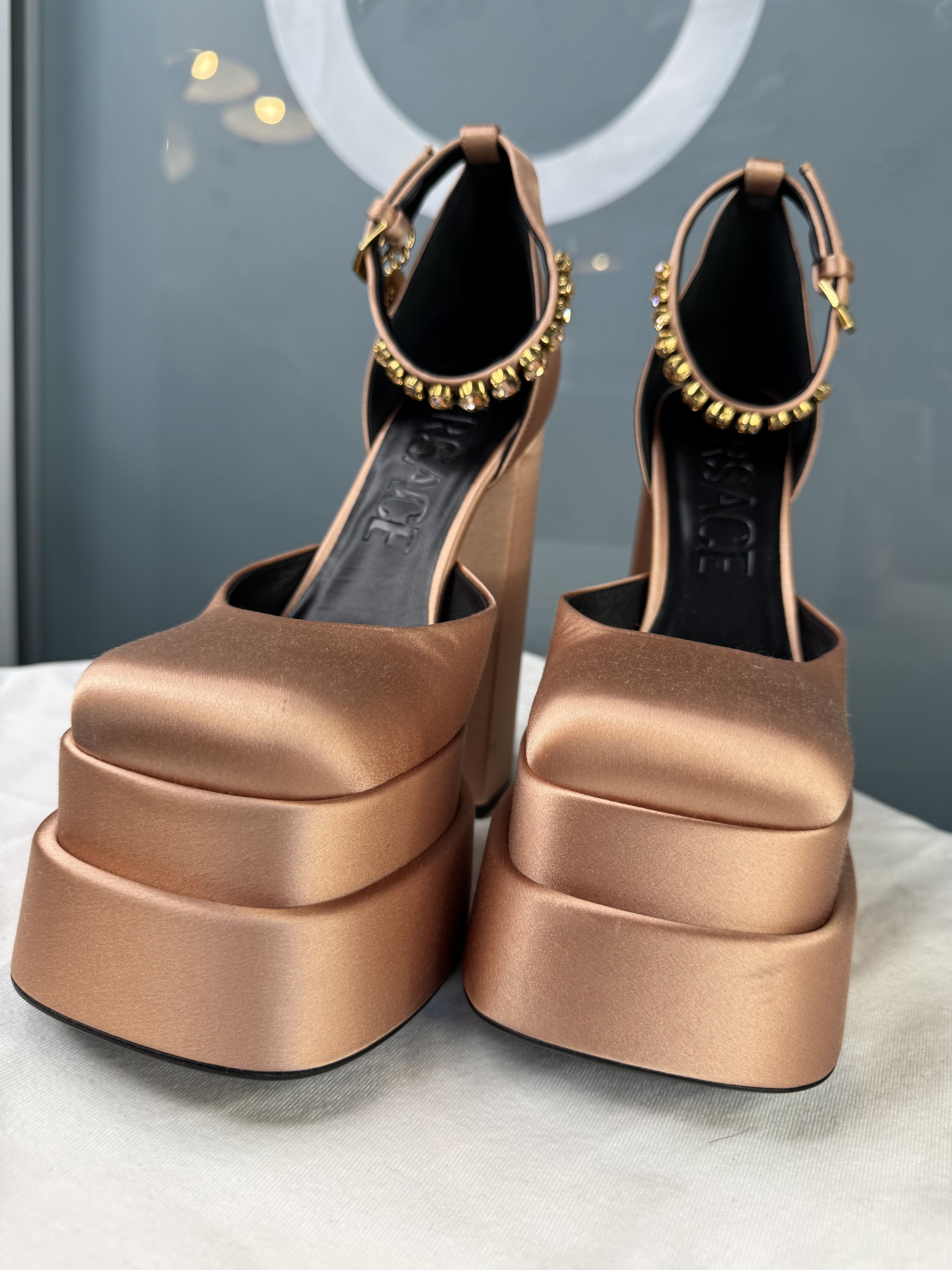 Versace Versace Pink Satin Medusa Platforms Size US 8.5 / IT 38.5 - 15 Thumbnail