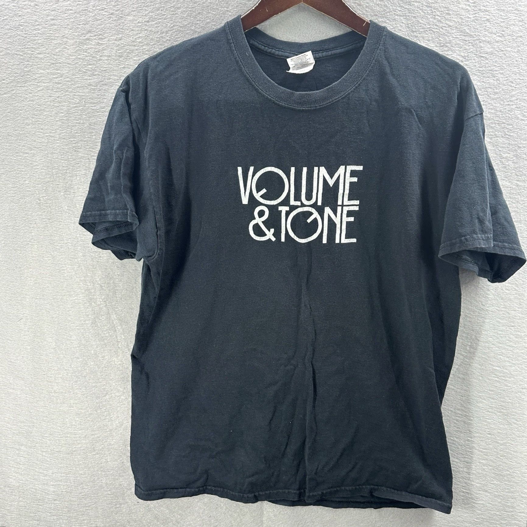 Vintage VINTAGE Volume and Tone Shirt Mens L Black Audio Speakers Audiophile Collector y2k Shirt Mens L Black Audio Speakers Audiophile Collector Size US L / EU 52-54 / 3 - 2 Thumbnail