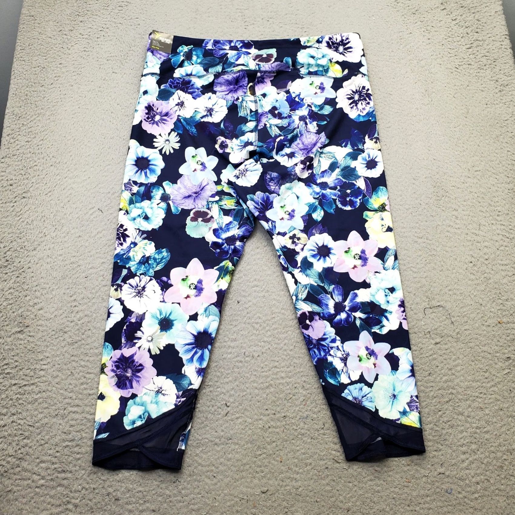 Old Navy Old Navy Active Go Dry Leggings Womens XXL Multicolor Floral Fitted Tapered Leg Size 40" / US 18 - 2 Thumbnail