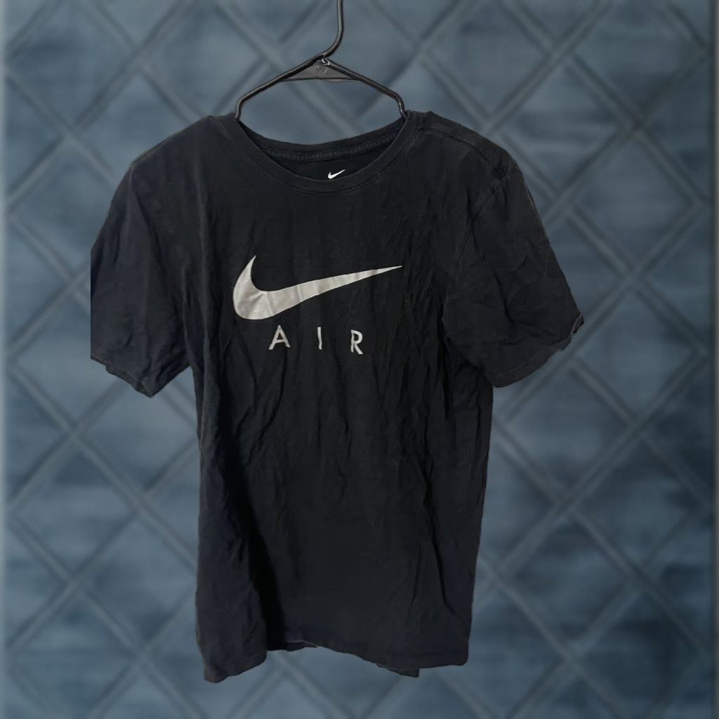 Nike Nike Tee Adult S Black Short Sleeve Crewneck T-Shirt Logo Dri-Fit Nike Men Mens Shirt Small Black Logo Modern Short Sleeve Tee Size US S / EU 44-46 / 1 - 1 Thumbnail