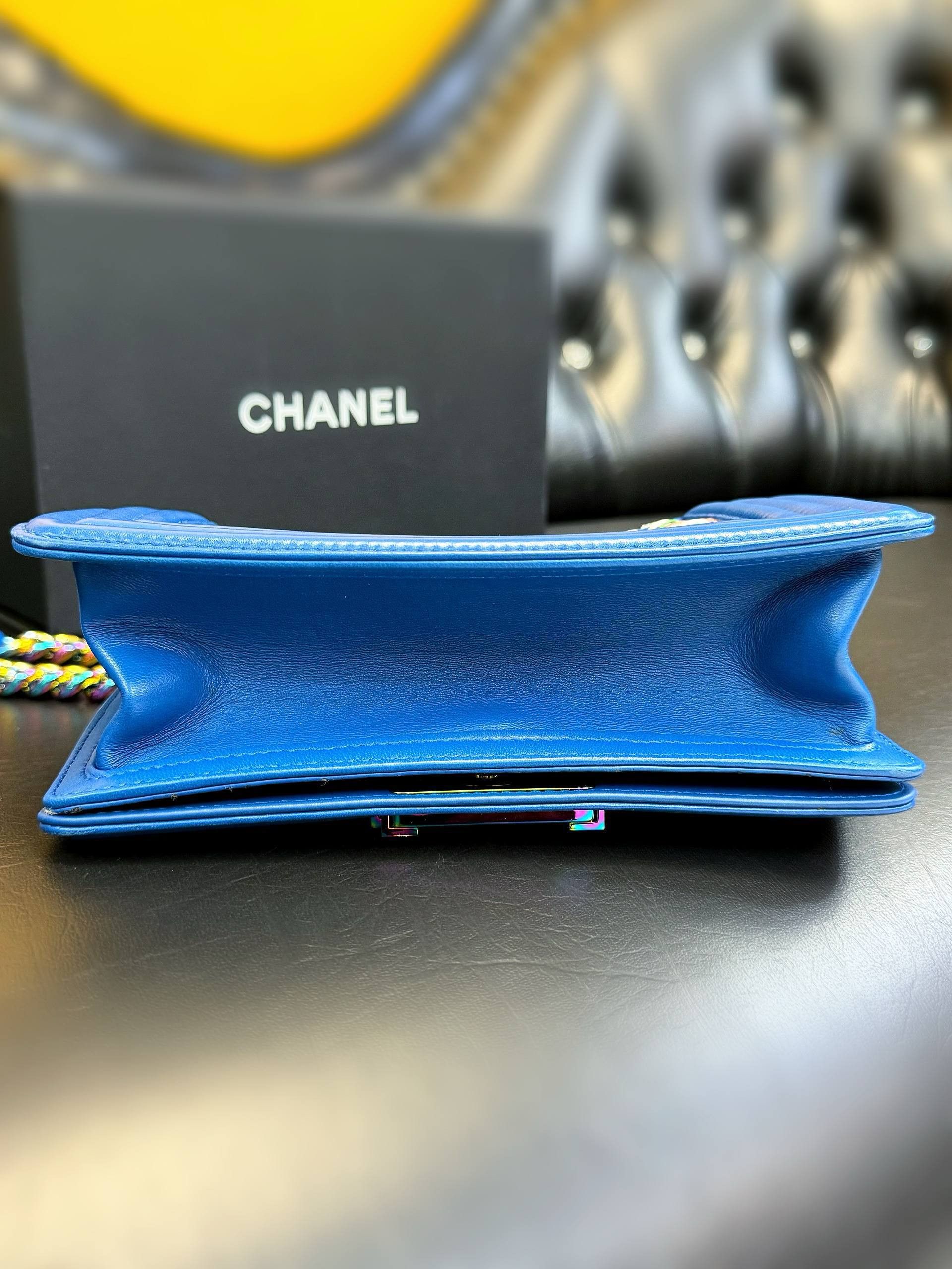 Chanel Chanel Old Small Boy Flap Bag Blue Rainbow Woven PVC Size ONE SIZE - 11 Thumbnail