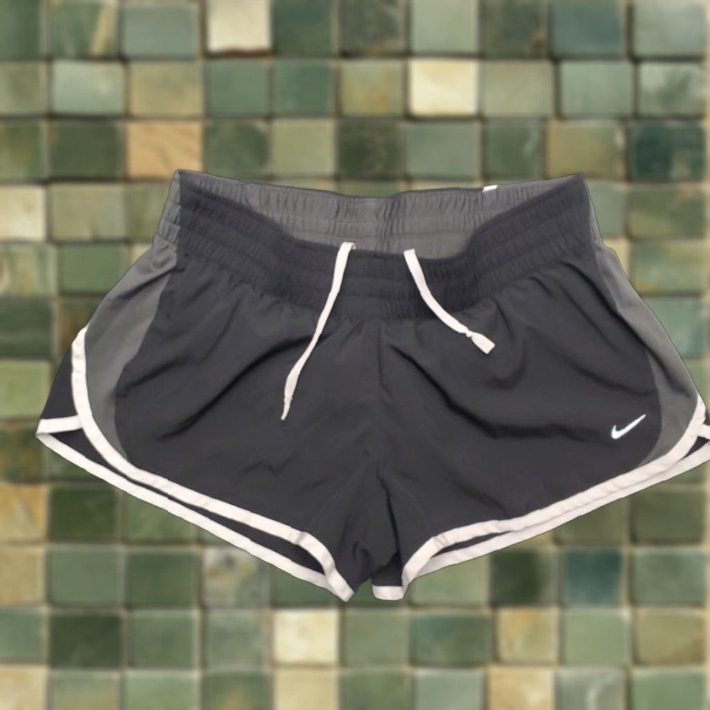 Nike Nike Shorts Women M Black Dri Fit Running Lined Performance Athletic Swoosh Size 32" / US 10 / IT 46 - 1 Thumbnail