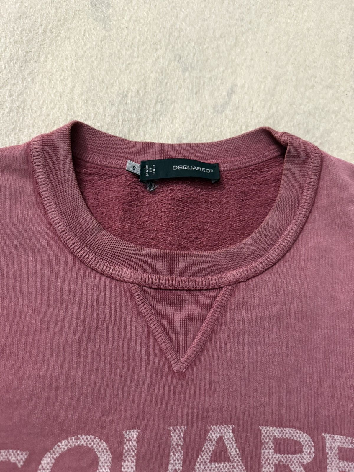 Dsquared2 $500 DSquared2 DSquared Salmon Pink Single V Crewneck Small Size US S / EU 44-46 / 1 - 7 Thumbnail