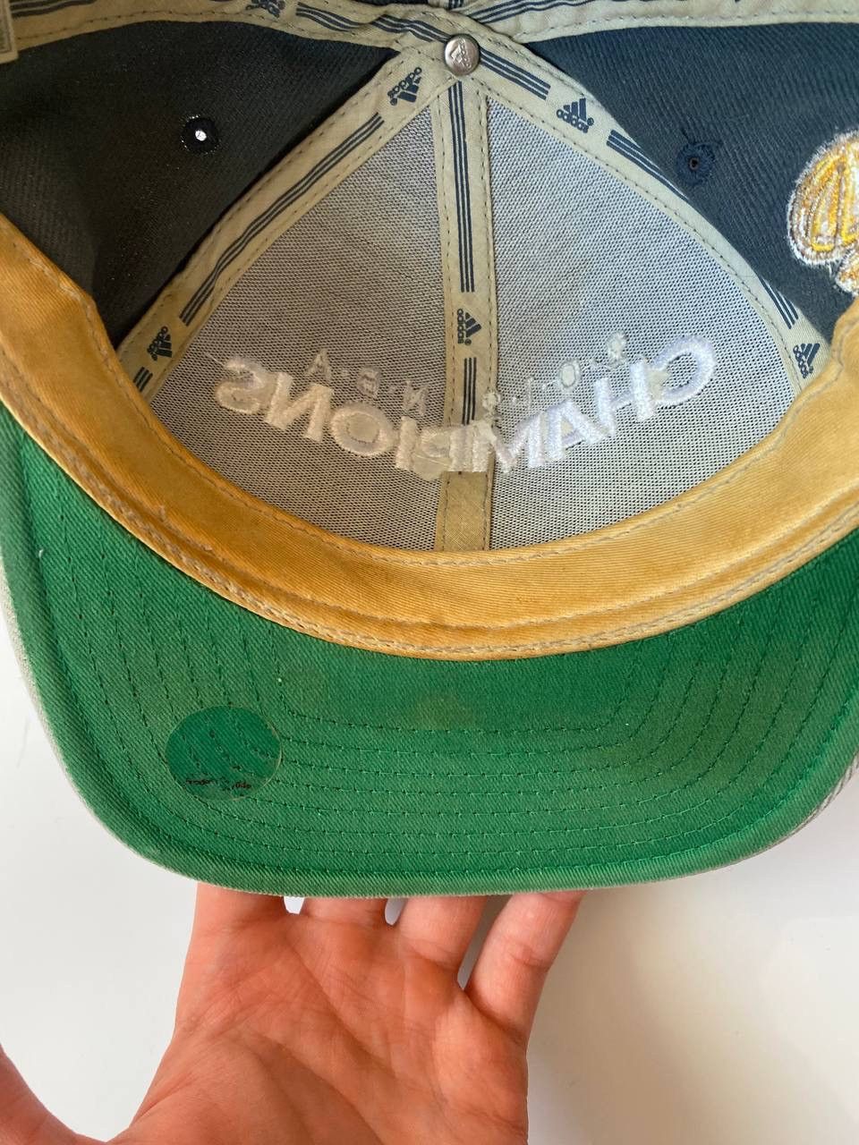 NBA Vintage NBA Adidas Cap Miami Hits Champions 2012 Size ONE SIZE - 7 Thumbnail