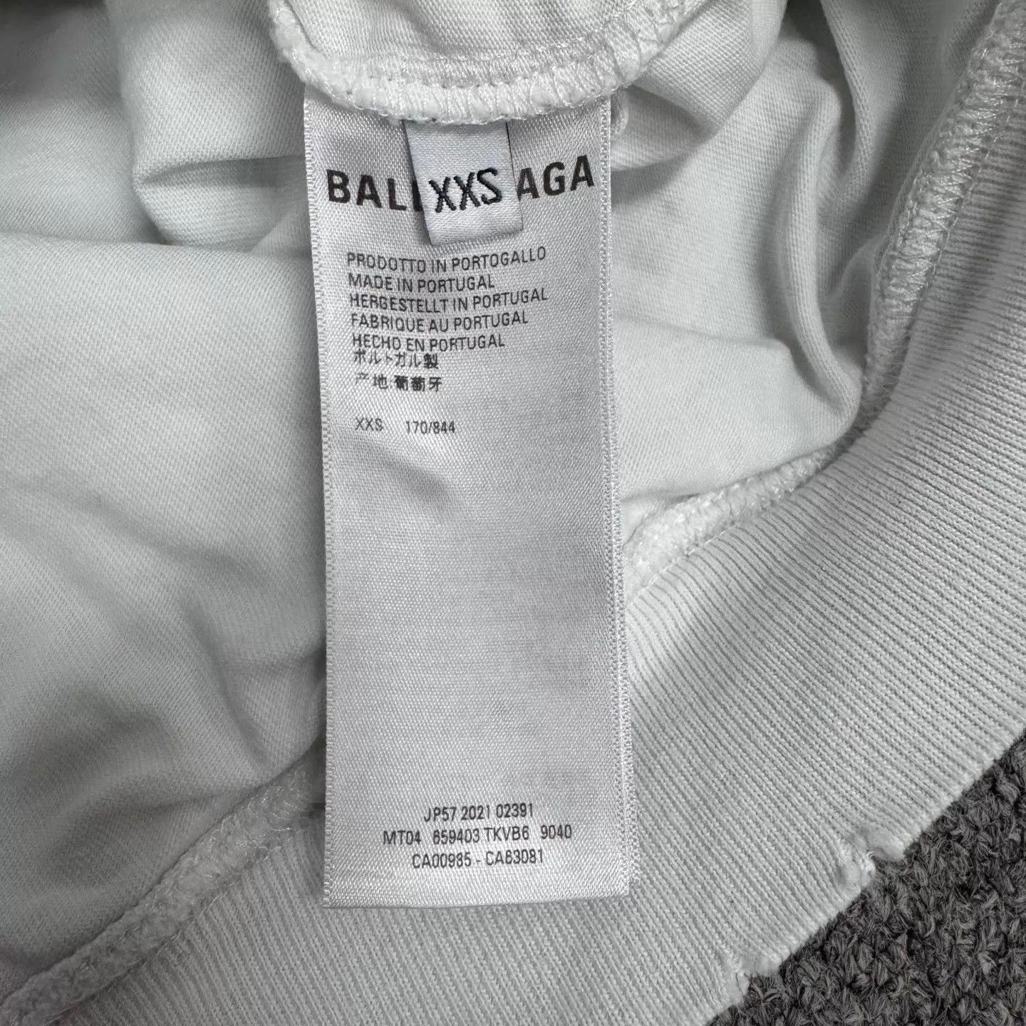 Balenciaga Balenciaga destroyed logo oversized XXS sweatshirt new Size US XXS / EU 40 - 7 Thumbnail