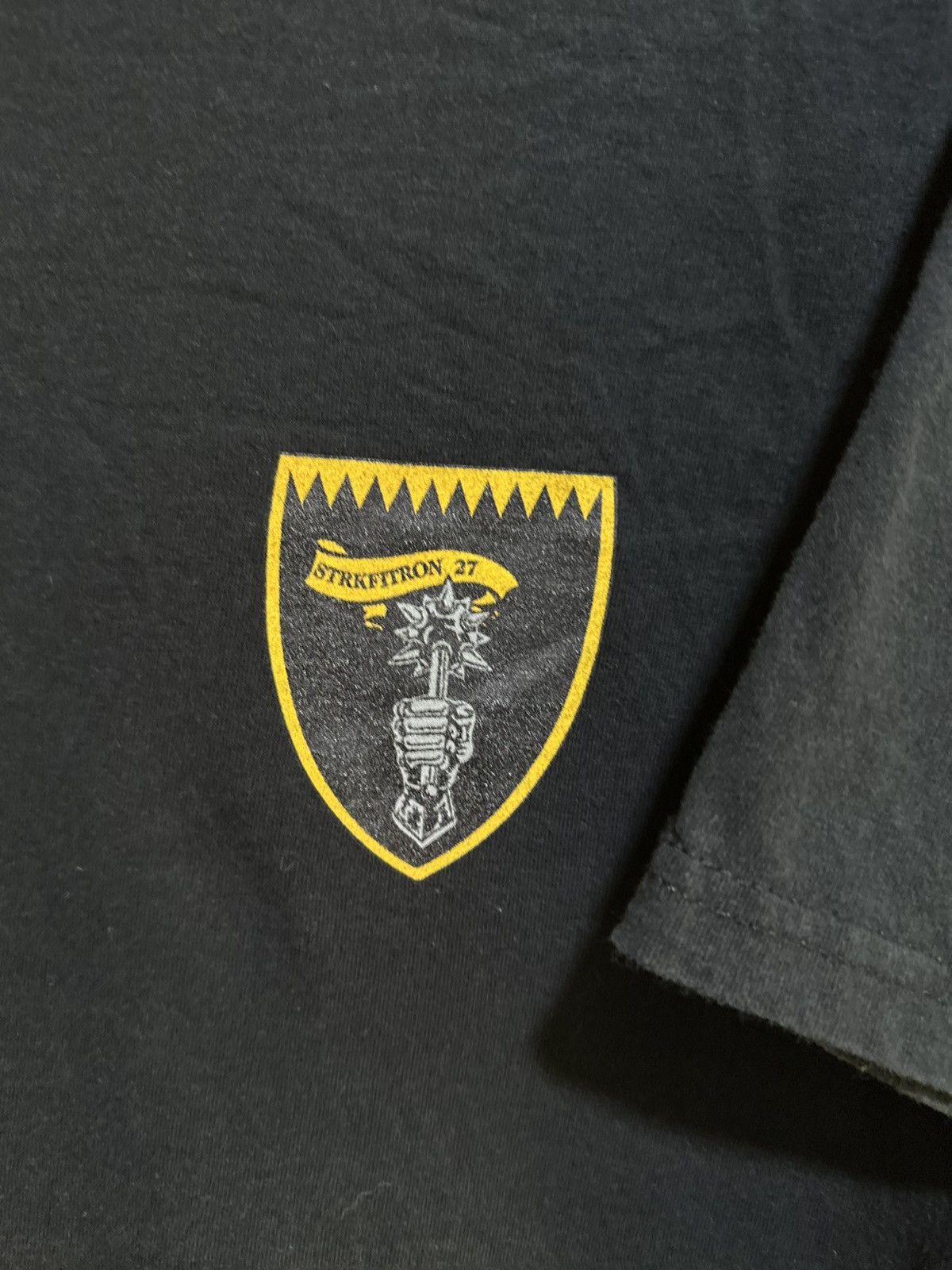 Fruit Of The Loom × Vintage Vfa 27 Royal Maces Faded Tee Size US L / EU 52-54 / 3 - 4 Thumbnail