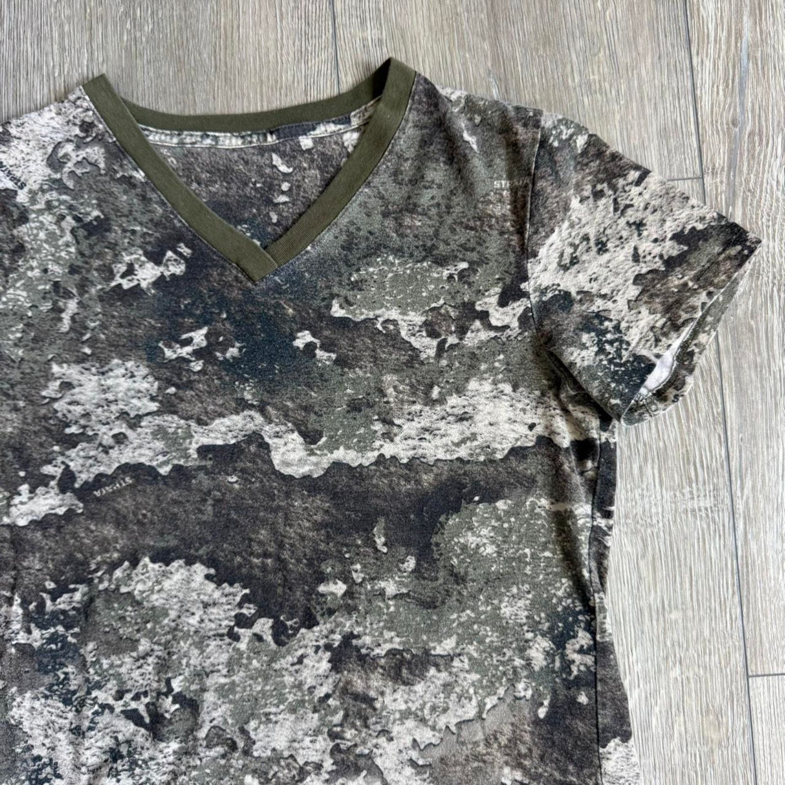 Other Vintage y2k womens camo top v-neck t-shirt Size M / US 6-8 / IT 42-44 - 3 Thumbnail