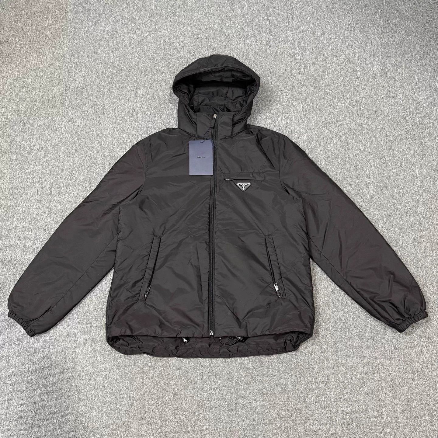Prada Prada Messi recycled nylon black triangle logo puffer 50 Size US M / EU 48-50 / 2 - 2 Thumbnail