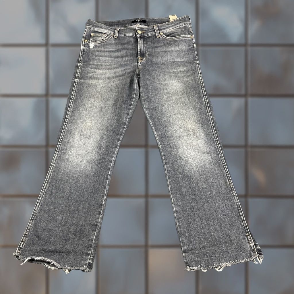 7 For All Mankind 7 For All Mankind Jeans Cropped Womens 10 Light Grey Denim Stretch 7 For All Mankind Jeans Cropped Womens 10 Light Grey Denim Stretch Size 32" / US 10 / IT 46 - 1 Thumbnail