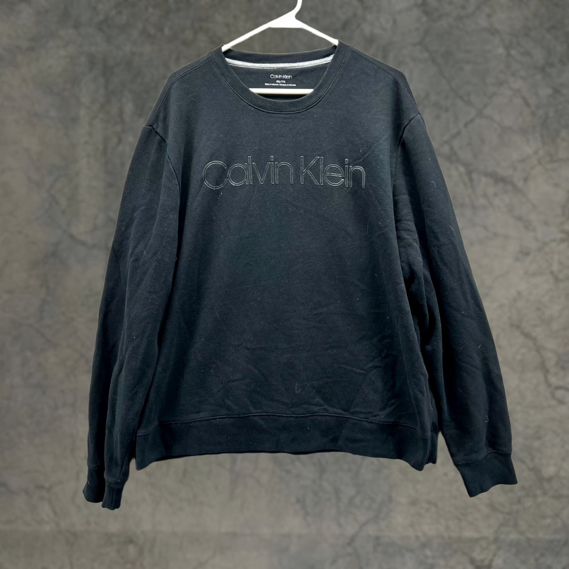 Calvin Klein VINTAGE? Calvin Klein Sweater Men XXL Black Crewneck Pullover Casual Cotton Fleece Size US XXL / EU 58 / 5 - 1 Thumbnail