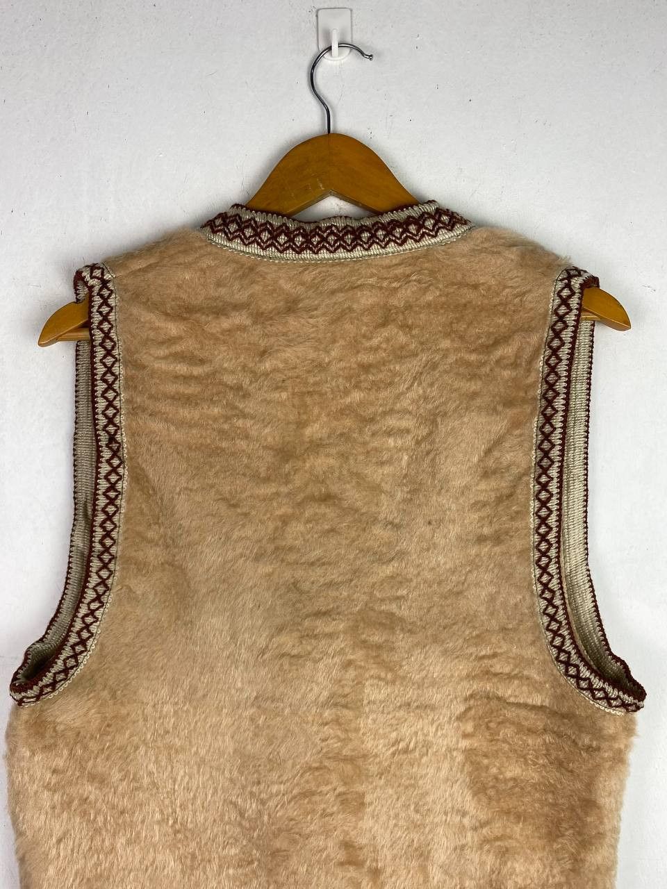 Japanese Brand vintage japanese brand faux fur vest nice design Size US M / EU 48-50 / 2 - 7 Thumbnail