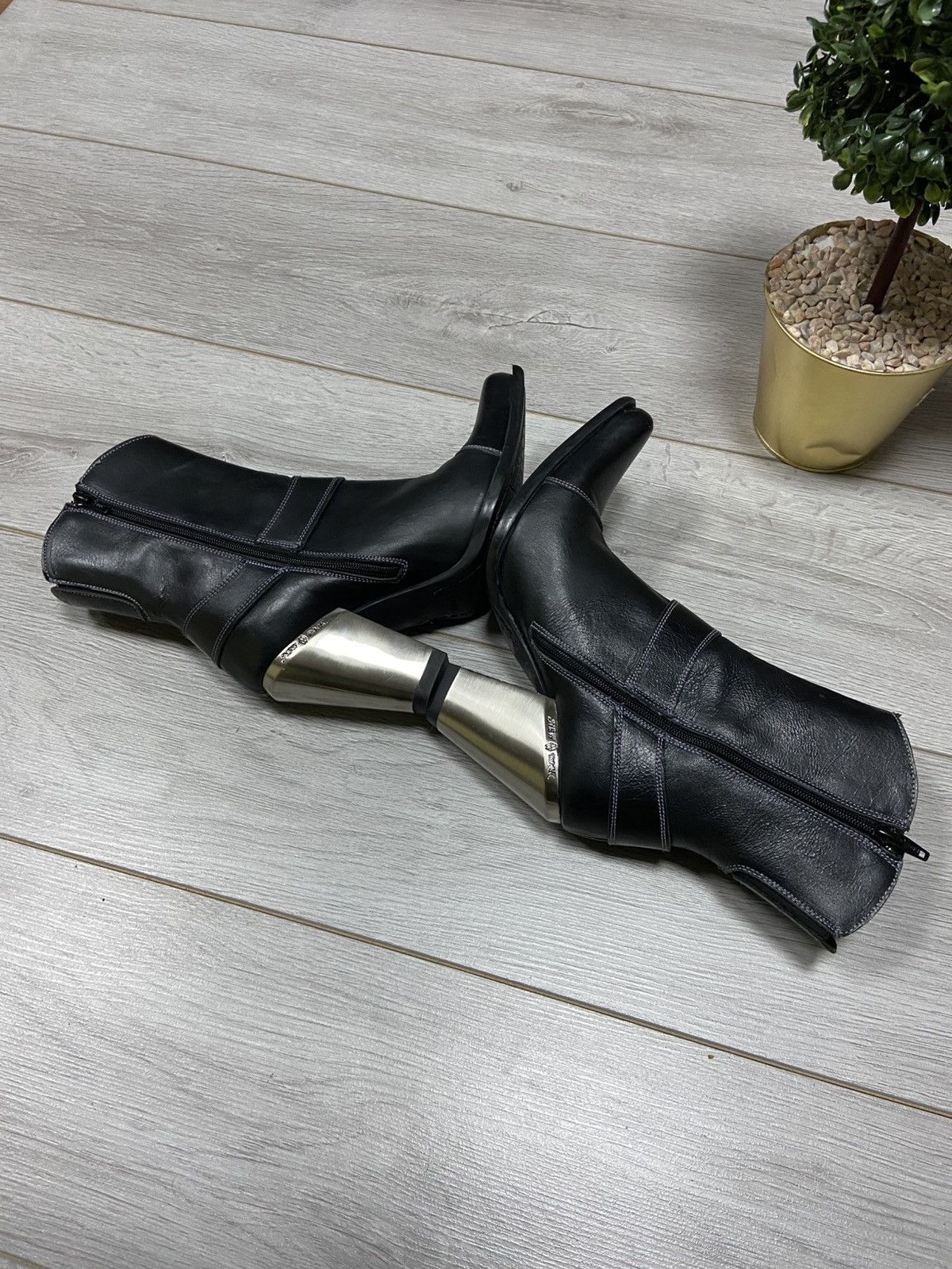 New Rock New Rock skull 💀🔥 flame vintage eco leather avantgarde boots Size US 7 / IT 37 - 8 Thumbnail