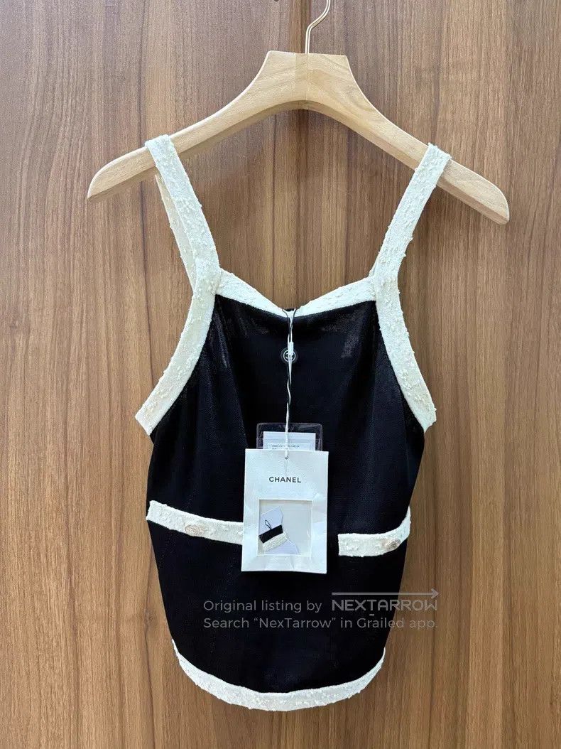 Chanel Chanel 25 new black and white colour-blocked suspender ves Size XXS / US 00 / IT 34 - 1 Thumbnail