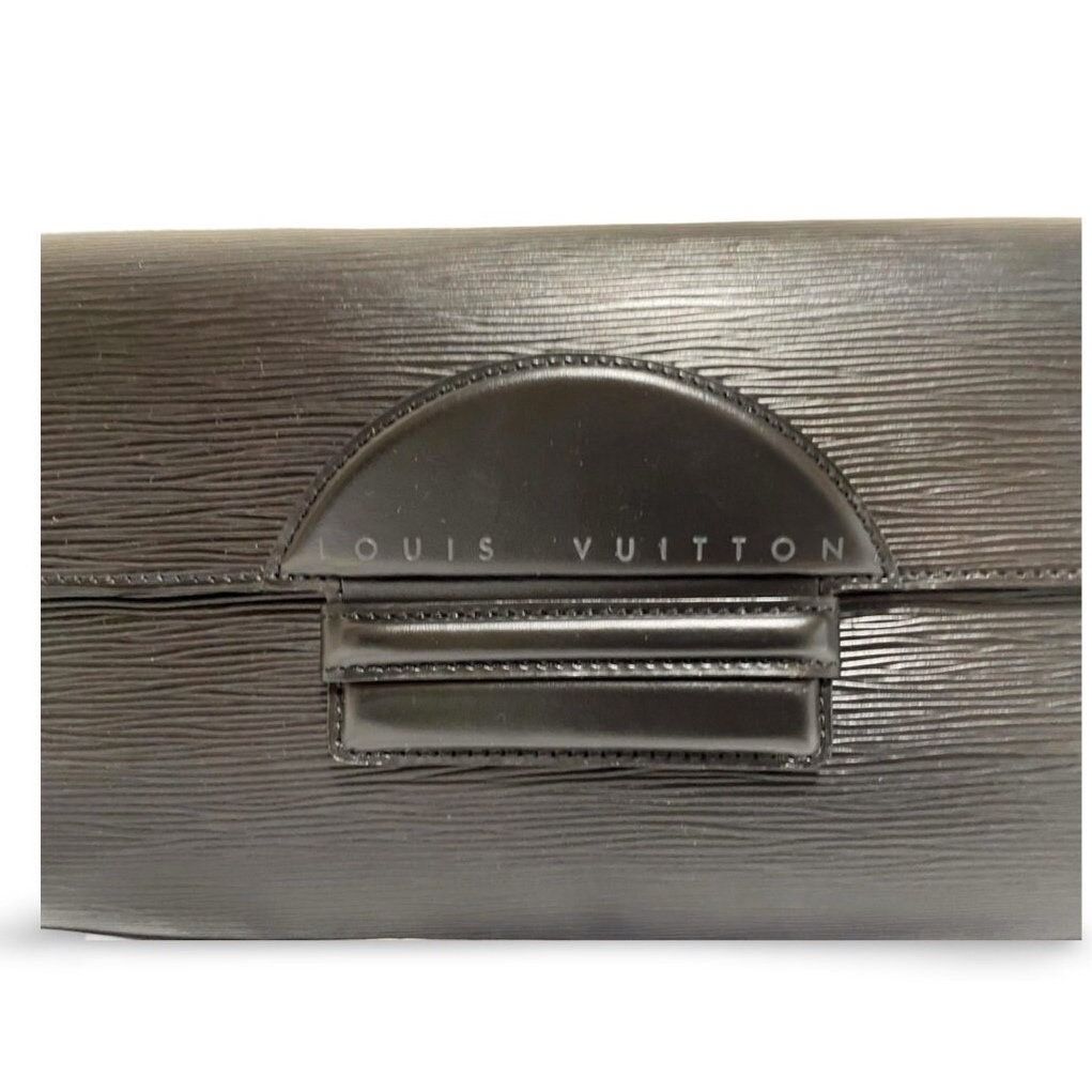 Louis Vuitton Vintage Louis Vuitton rare epi black clutch purse, bag Size ONE SIZE - 3 Thumbnail