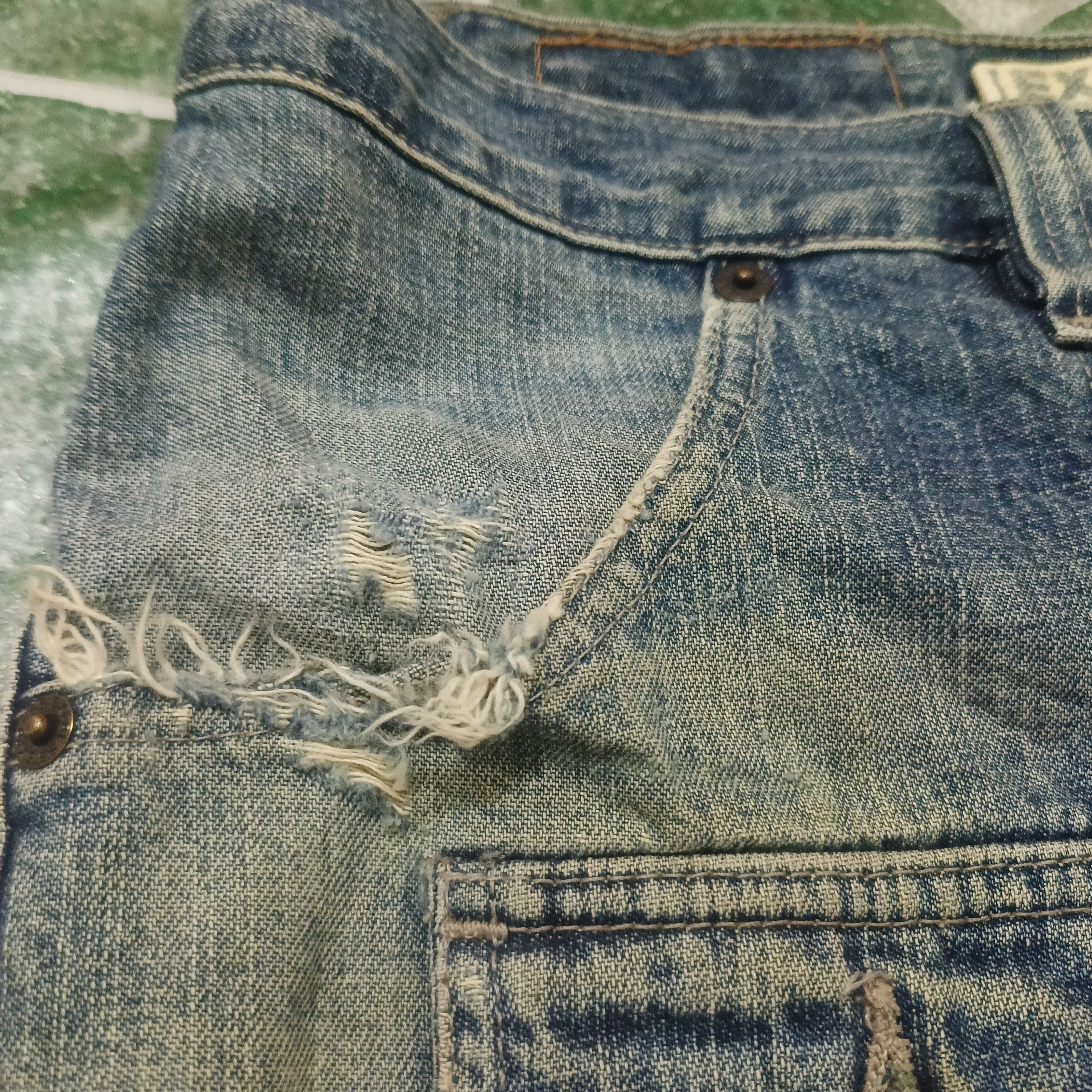 If Six Was Nine Express bush jeans distressed denim Size US 30 / EU 46 - 6 Thumbnail