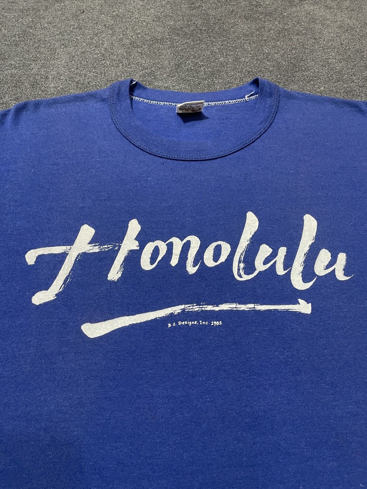 Russell Athletic Vintage Russel Athletic Honolulu 1982 T-shirt Size US M / EU 48-50 / 2 - 2 Thumbnail