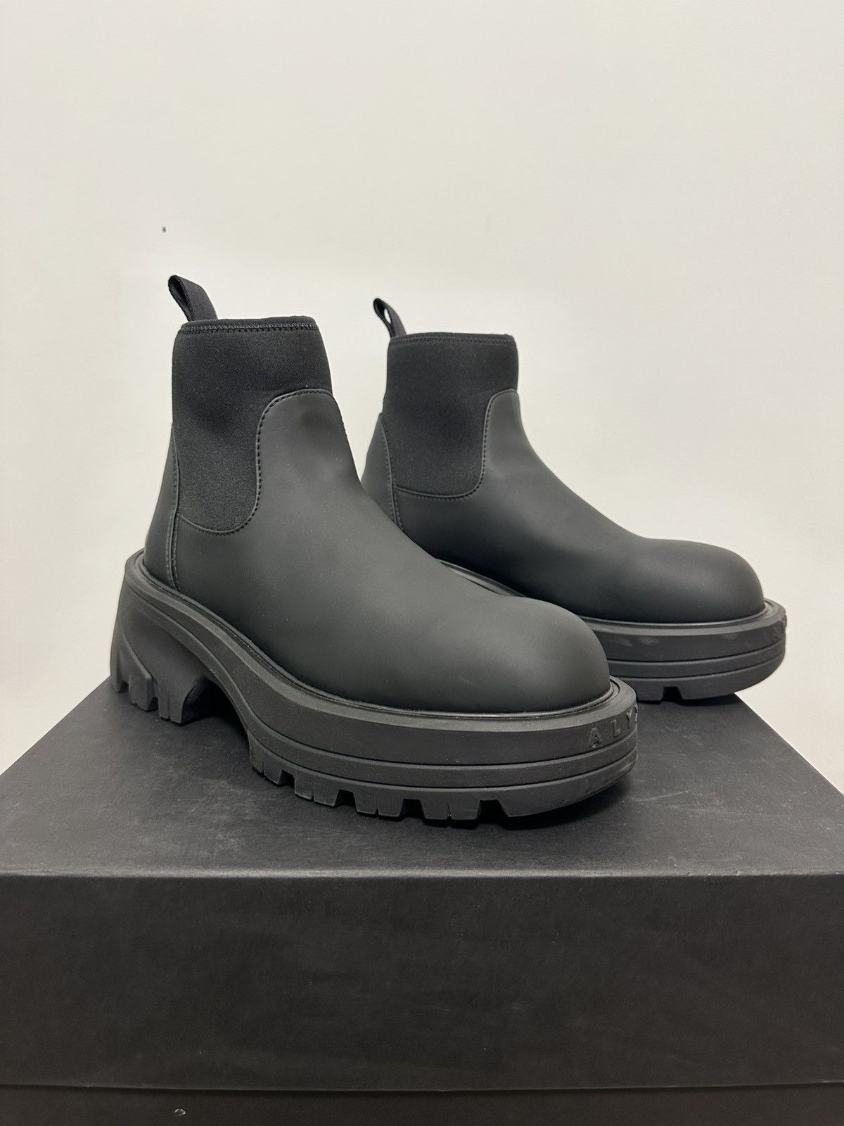 1017 ALYX 9SM 1017 ALYX 9SM Workboots, size 42 IT Size US 9 / EU 42 - 2 Thumbnail
