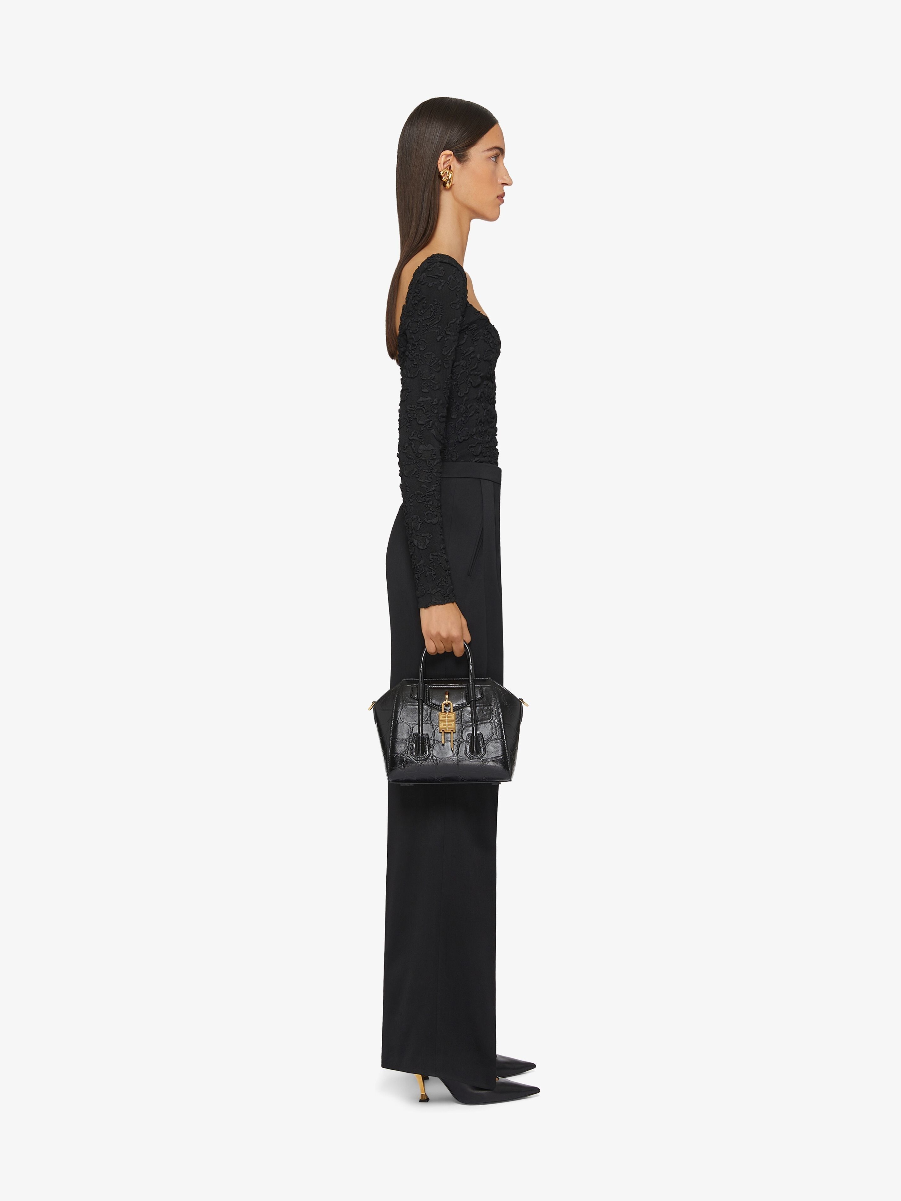 Givenchy o1w1db10825 Deep Round Neck Long Sleeve T-Shirt in Black Size M / US 6-8 / IT 42-44 - 3 Thumbnail
