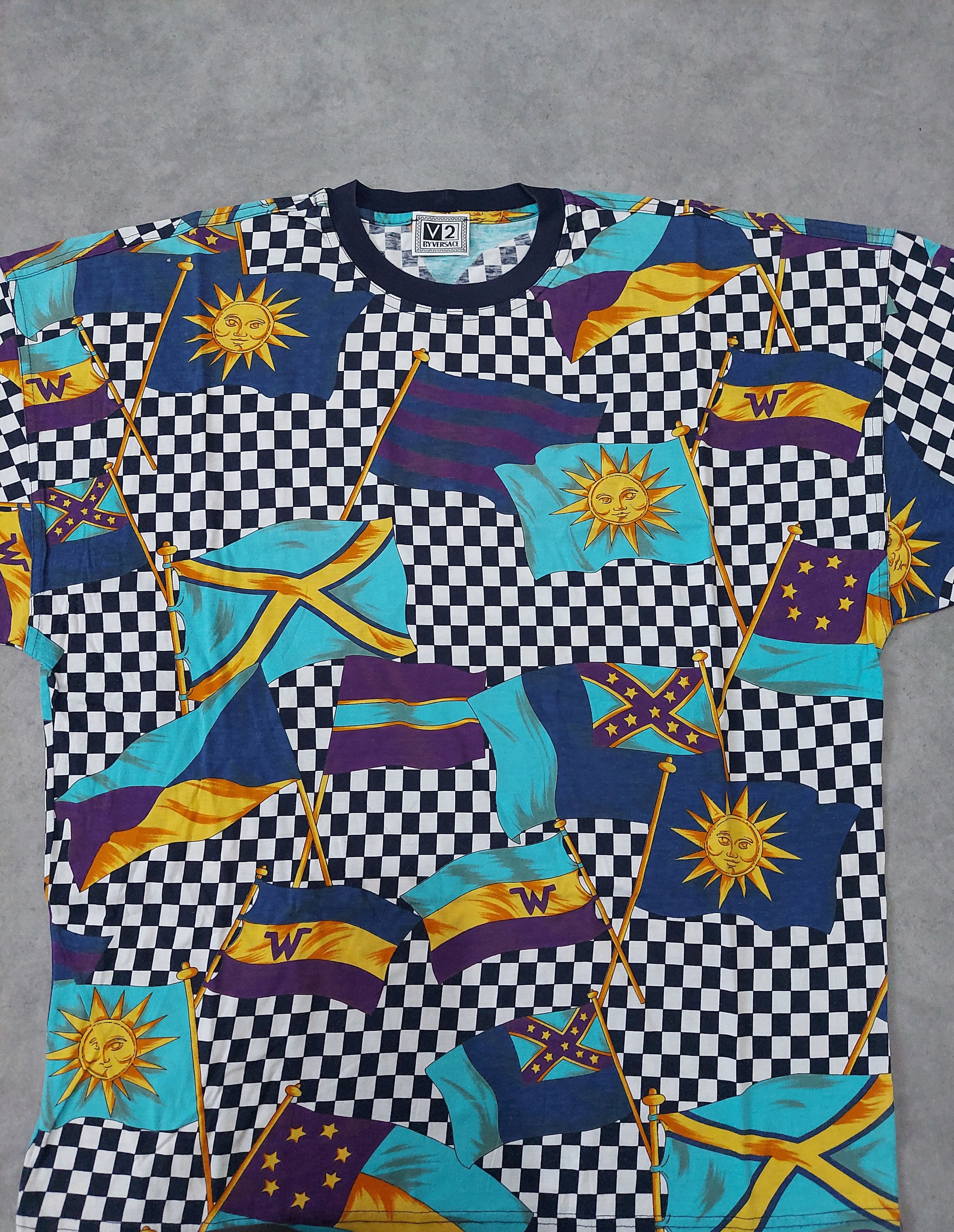 Versace Gianni Versace V2 90s Checker Flag Print T-Shirt (size 48) Size US M / EU 48-50 / 2 - 7 Thumbnail