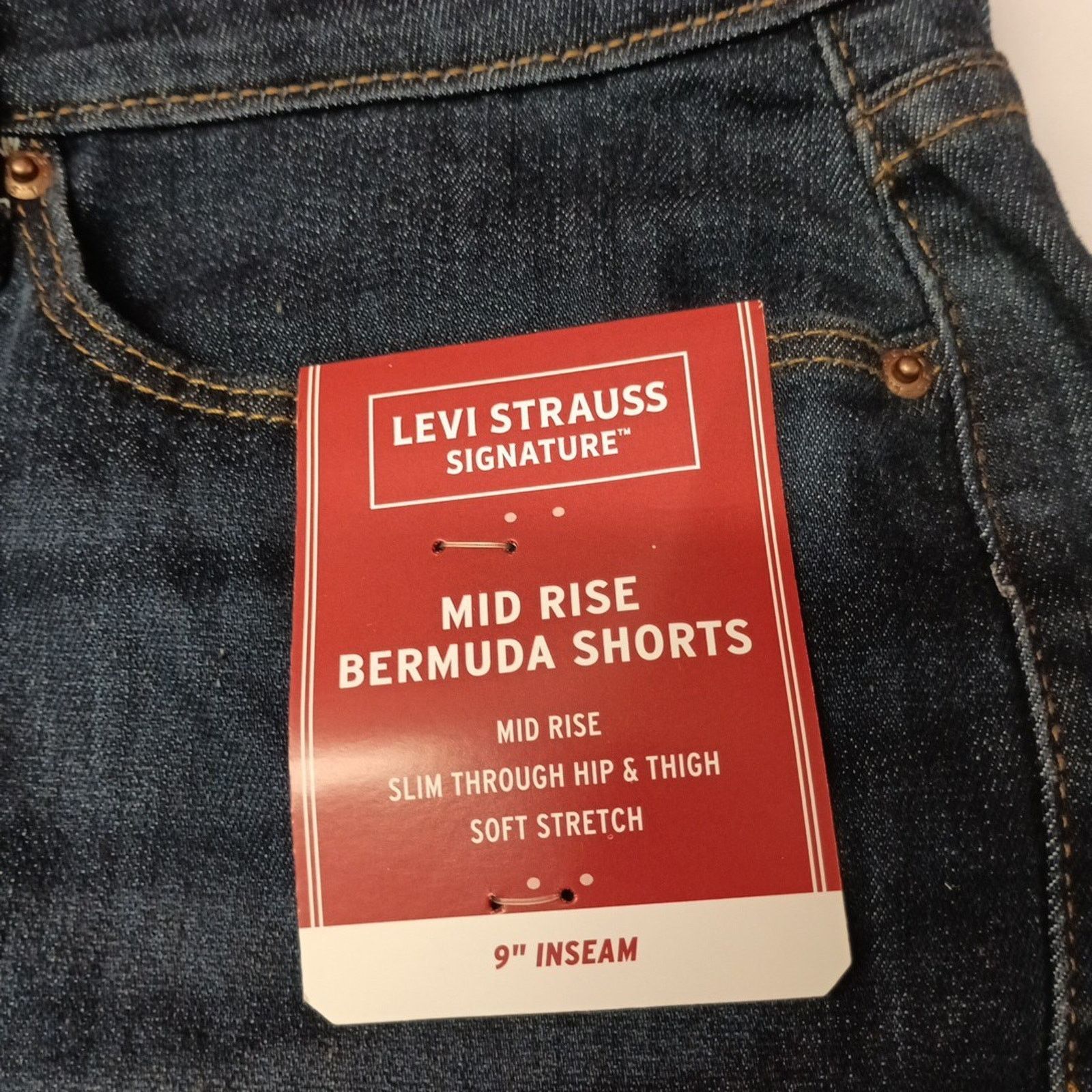 Levi's Levi Strauss Women's 9" Inseam Denim Shorts Size 6 W28 Blue Size 28" / US 6 / IT 42 - 2 Thumbnail