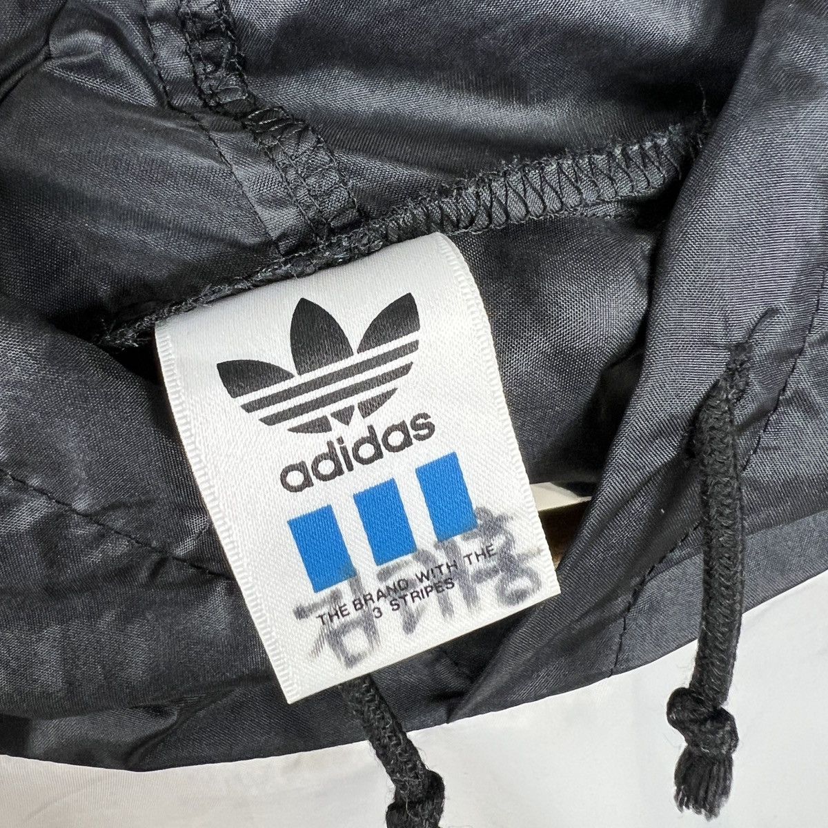 Adidas 🔥 VINTAGE ADIDAS COLOURWAY GERMANY LIGHT JACKET Size US M / EU 48-50 / 2 - 8 Thumbnail