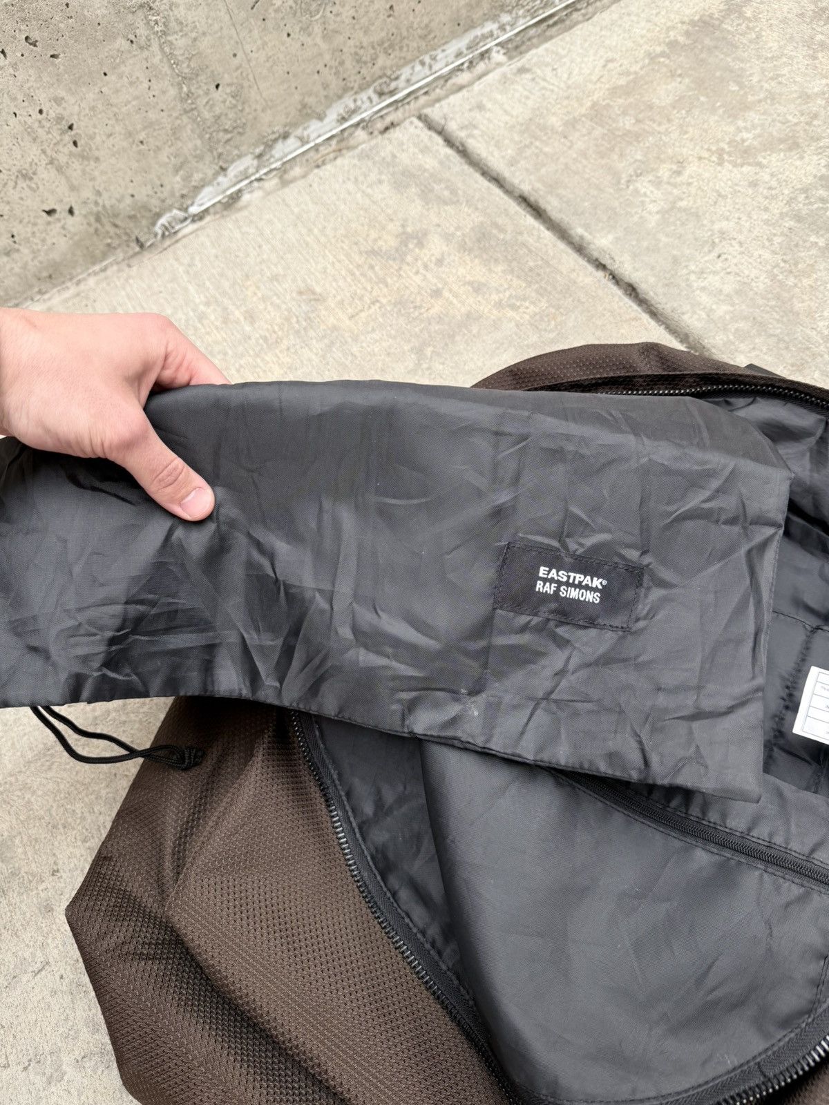 Eastpak × Raf Simons Raf Simons Eastpak R Patch Brown Size ONE SIZE - 14 Thumbnail