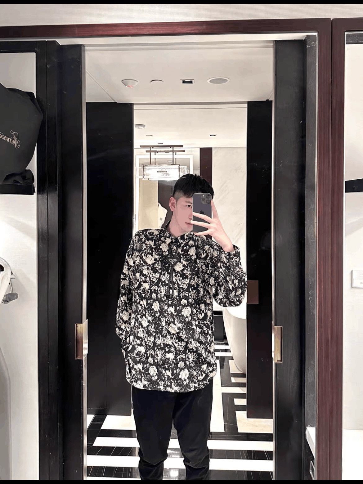 Saint Laurent Paris Sz 38 Saint Laurent Paris 22SS Silk Rose Pattern Shirt-2508 Size US M / EU 48-50 / 2 - 8 Thumbnail