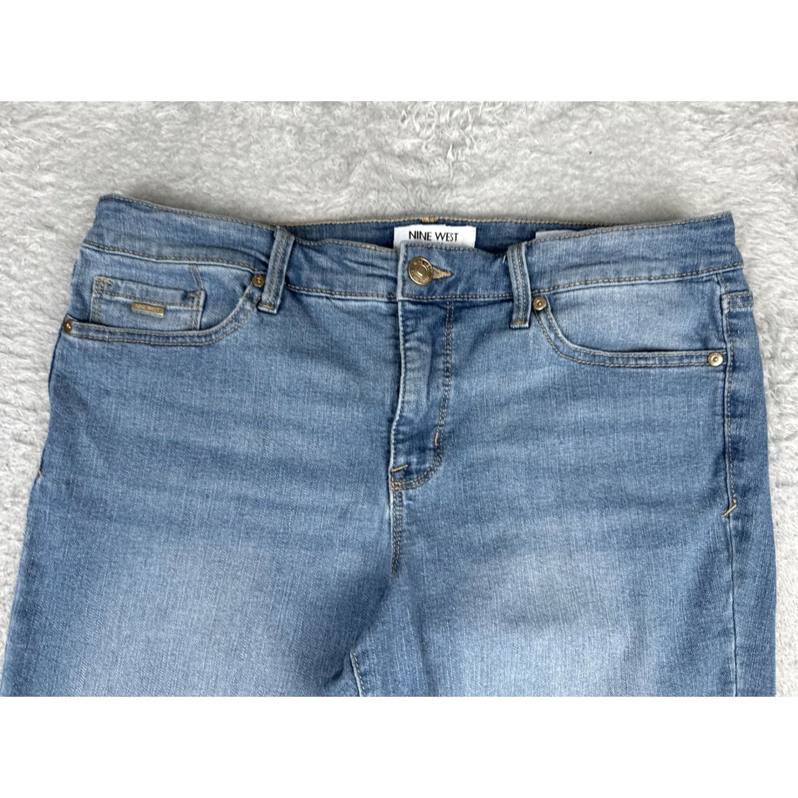 Nine West Nine West Chrystie Capri Jeans Womens 12 Blue Med Wash Mid Rise Denim 32x22 Size 34" / US 12 / IT 48 - 4 Thumbnail