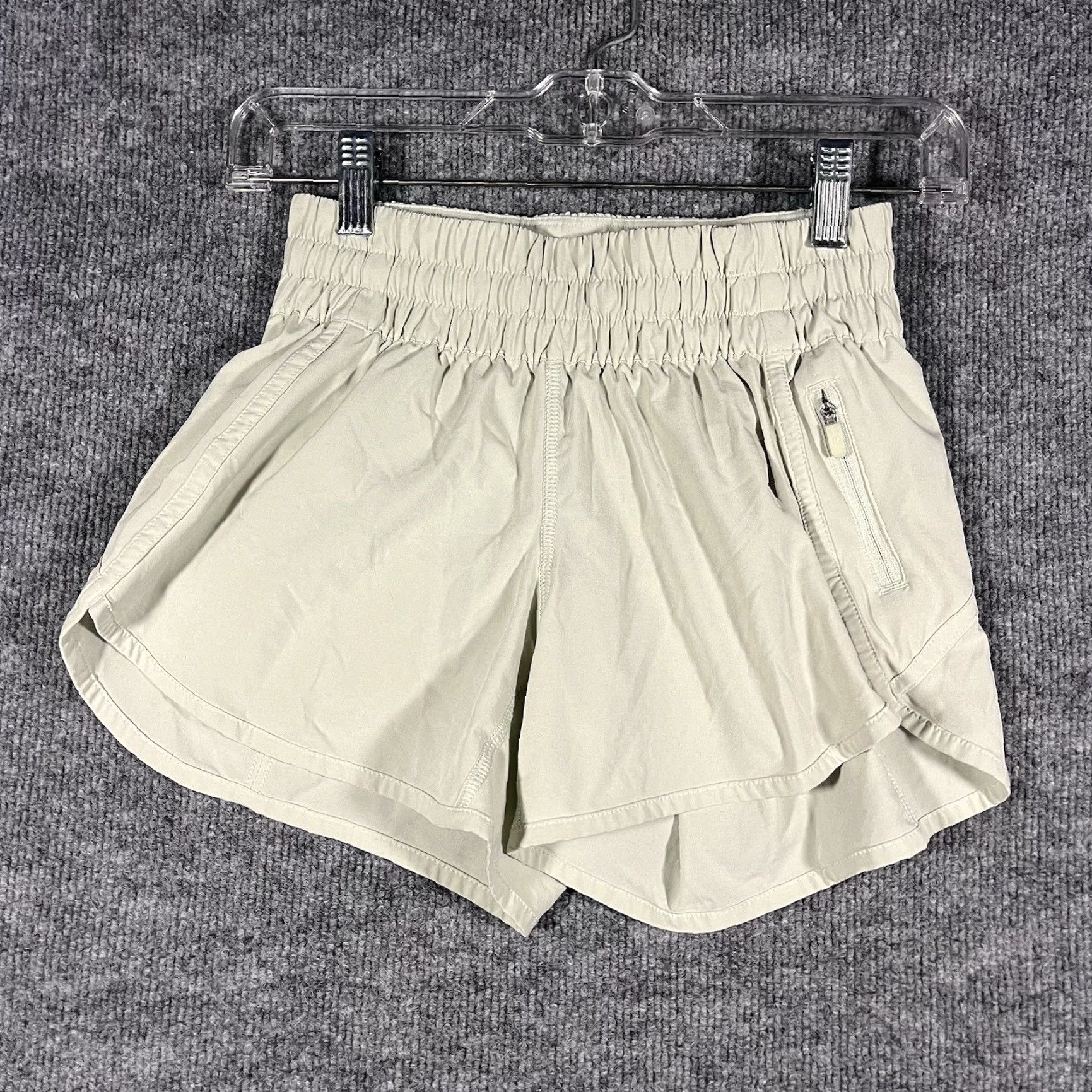 Lululemon Lululemon Women’s Shorts Gray 3" Inseam Lined Athletic Activewear Gym Run Size 4 Size 27" / US 4 / IT 40 - 3 Thumbnail